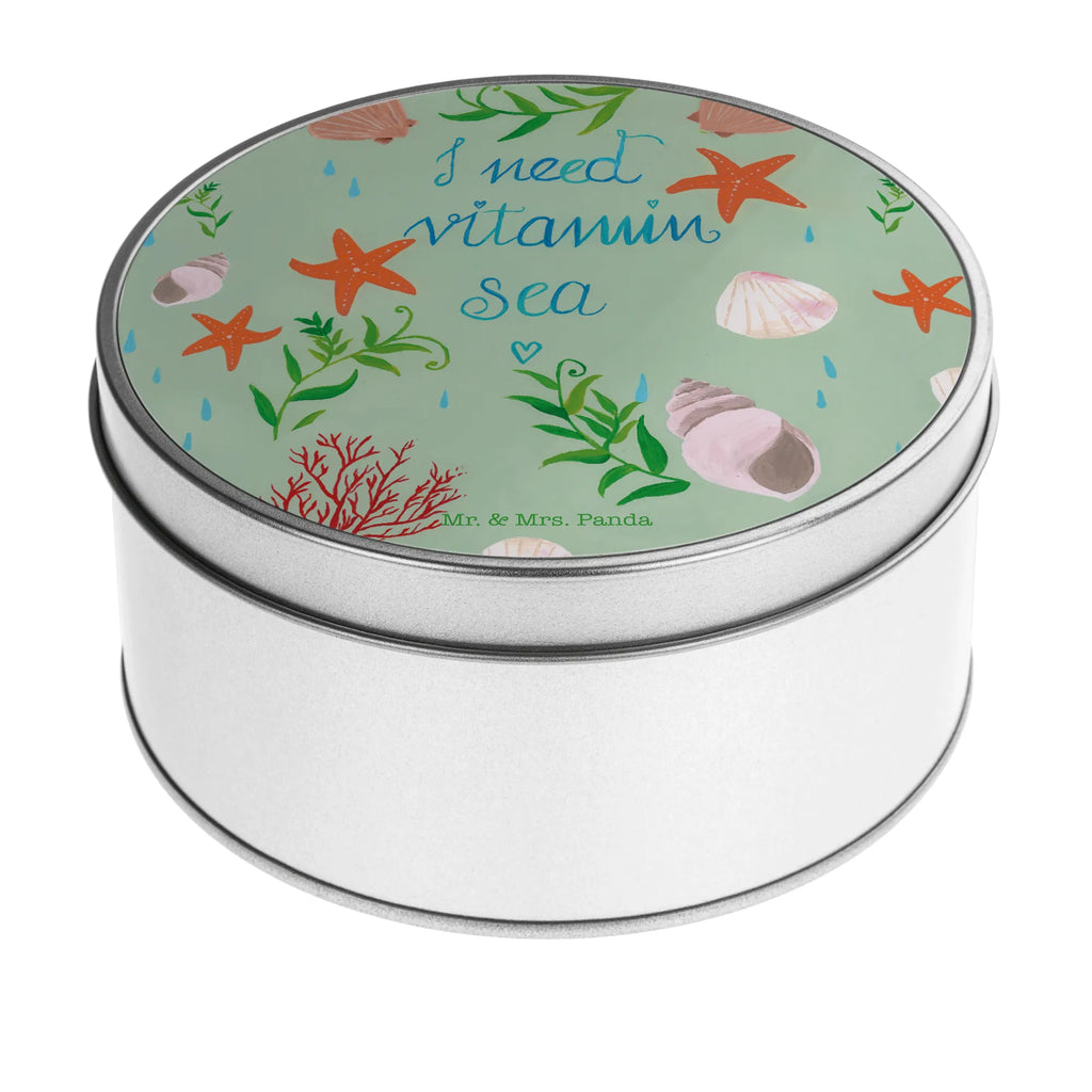 Blechdose rund Vitamin Sea Runde Blechdose, Blechdose Rund, Metalldose Rund, Aufbewahrungsdose Rund Metall, Vorratsdose Rund Blech, Geschenkbox Rund Metall, Runde Dose Mit Deckel, Blechdose Mit Deckel Rund, Runde Dose Aus Blech, Metalldose Mit Deckel, Vorratsdose Aus Metall Rund, Runde Blechdose Mit Motiv, Runde Blechdose Mit Spruch, Vintage Blechdose Rund, Runde Dose Nostalgisch, Runde Dose Bedruckt, Kleine Runde Blechdose, Große Runde Blechdose, Runde Blechdose Küche, Dose Für Kekse Rund, Teedose Rund Metall, Dose Für Süßigkeiten Rund, Runde Dose Für Geschenk, Runde Dose Aufbewahrung, Dose Für Kleinkram Rund, Dekodose Rund Metall, Runde Dose Zum Befüllen, Runde Dose Mit Klappdeckel, Runde Dose Zum Selbstgestalten, Runde Dose Für Schmuck, Runde Dose Für Bastelsachen, Dose Rund Für Büro, Runde Dose Für Haushalt, Runde Dose Mit Liebevollem Design, Blumen Deko, Frühlings Deko, Sommer Deko, Dekoration, positive Botschaft, Naturliebhaber, Outdoor, Natur, Abenteuer, Vitamin Sea, See, Schwimmen Spruch, Schwimmer Geschenk, Strand Urlaub, Wasserratte Geschenk, Urlaub am Meer