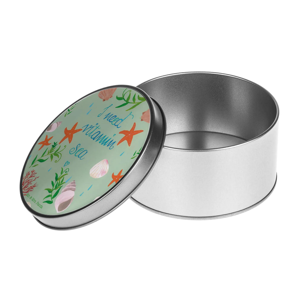 Blechdose rund Vitamin Sea Runde Blechdose, Blechdose Rund, Metalldose Rund, Aufbewahrungsdose Rund Metall, Vorratsdose Rund Blech, Geschenkbox Rund Metall, Runde Dose Mit Deckel, Blechdose Mit Deckel Rund, Runde Dose Aus Blech, Metalldose Mit Deckel, Vorratsdose Aus Metall Rund, Runde Blechdose Mit Motiv, Runde Blechdose Mit Spruch, Vintage Blechdose Rund, Runde Dose Nostalgisch, Runde Dose Bedruckt, Kleine Runde Blechdose, Große Runde Blechdose, Runde Blechdose Küche, Dose Für Kekse Rund, Teedose Rund Metall, Dose Für Süßigkeiten Rund, Runde Dose Für Geschenk, Runde Dose Aufbewahrung, Dose Für Kleinkram Rund, Dekodose Rund Metall, Runde Dose Zum Befüllen, Runde Dose Mit Klappdeckel, Runde Dose Zum Selbstgestalten, Runde Dose Für Schmuck, Runde Dose Für Bastelsachen, Dose Rund Für Büro, Runde Dose Für Haushalt, Runde Dose Mit Liebevollem Design, Blumen Deko, Frühlings Deko, Sommer Deko, Dekoration, positive Botschaft, Naturliebhaber, Outdoor, Natur, Abenteuer, Vitamin Sea, See, Schwimmen Spruch, Schwimmer Geschenk, Strand Urlaub, Wasserratte Geschenk, Urlaub am Meer