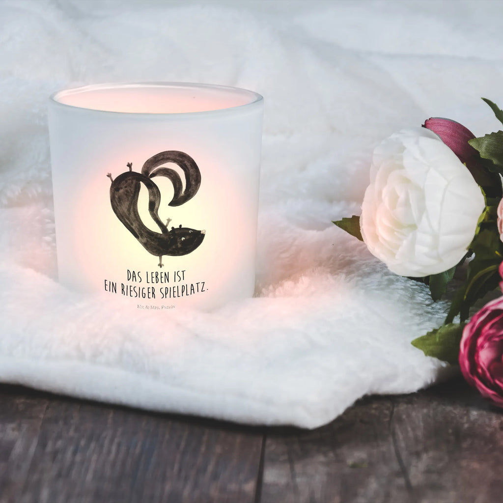 Windlicht Stinktier Handstand Windlicht Glas, Windlicht Wohnzimmer, Windlicht Draußen, Windlicht Vintage, Windlicht Skandinavisch, Windlicht Dekoration, Windlicht Groß, Windlicht Kerzenhalter, Windlichter, Windlicht Boho, Windlicht Laterne, Windlicht Outdoor, Windlicht Balkon, Windlicht Klein, Windlicht Für Draußen, Windlicht Design, Windlicht Garten, Teelicht Glas, Teelichthalter Outdoor, Windlicht Terrasse, Windlicht, Windlicht Romantisch, Teelichthalter, Windlicht Modern, Windlicht Nachhaltig, Windlicht Handgemacht, Windlicht Geschenk, Teelichthalter für draußen, Stinktier, Skunk, Stinker, Kind, Wildtier, Raubtier, verpielt, Stinki, Spielplatz