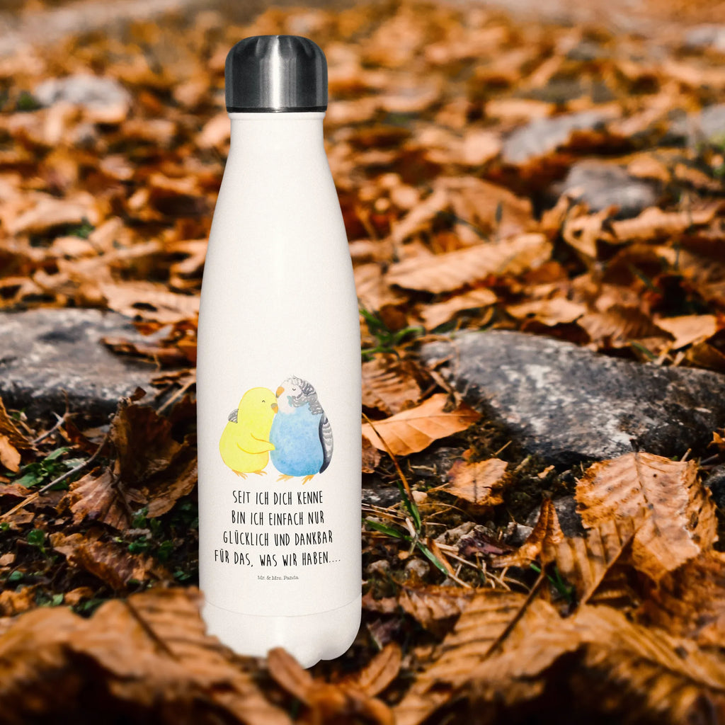 Thermosflasche Wellensittich Liebe Thermosflasche Kinder, Thermosflasche Für Unterwegs, Sommerflasche, Thermosflasche Für Büro, Isolierkanne, Thermosflasche Mit Drehverschluss, Warmhalteflasche, Thermosflasche Für Wasser, Thermosflasche Damen, Auslaufsichere Thermosflasche, Thermosflasche BPA-Frei, Thermosflasche 500ml, Spülmaschinenfeste Thermosflasche, Thermosflasche Für Sport, Isolierflasche Kaltgetränke, Thermoflasche Edelstahl, Flasche für Kohlensäure, Leichte Thermosflasche, Edelstahlflasche, Doppelwandige Trinkflasche, Thermosflasche Für Outdoor, Isolierflasche Heißgetränke, Vakuumflasche, Thermosflasche Klassisch, Thermosflasche 750ml, Thermosflasche Wandern, Thermosflasche Mit Trinkverschluss, Thermoflasche, Thermoskanne Unterwegs, Sommergetränk, Thermosflasche Nachhaltig, Flasche, Thermosflasche, Thermosflasche Herren, Thermosflasche Für Tee, Umweltfreundliche Thermosflasche, Thermosflasche 1 Liter, Isolierflasche, Thermosflasche Für Schule, Thermosflasche Reisen, Kalthalteflasche, Thermos, Thermosflasche Outdoor, Robuste Thermosflasche, Thermosflasche Für Kaffee, Thermosflasche Modern, Trinkflasche Isoliert, Liebe, Partner, Freund, Freundin, Ehemann, Ehefrau, Heiraten, Verlobung, Heiratsantrag, Liebesgeschenk, Jahrestag, Hocheitstag, Vertrauen, Kuscheln, Wellensittich, Vögel, Nähe