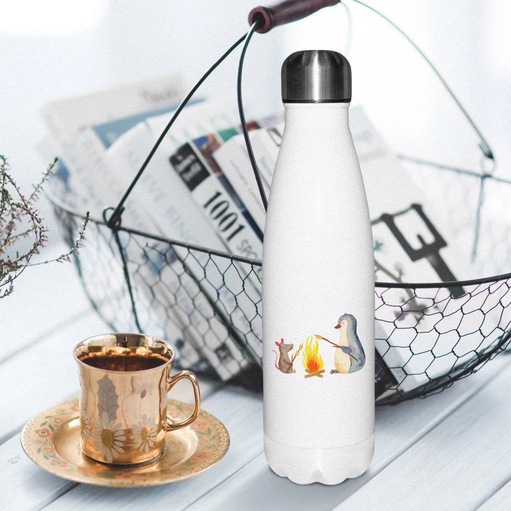 Thermosflasche Pinguin Lagerfeuer Umweltfreundliche Thermosflasche, Thermos, Thermosflasche Mit Drehverschluss, Thermosflasche Für Unterwegs, Thermosflasche Kinder, Thermosflasche Für Outdoor, Thermosflasche Für Sport, Sommerflasche, Thermosflasche Für Büro, Thermosflasche Für Schule, Thermosflasche Reisen, Thermosflasche Modern, Edelstahlflasche, Thermosflasche 750ml, Thermosflasche Für Wasser, Thermosflasche Outdoor, Thermosflasche Wandern, Thermosflasche Für Tee, Kalthalteflasche, Spülmaschinenfeste Thermosflasche, Thermosflasche Herren, Trinkflasche Isoliert, Flasche für Kohlensäure, Vakuumflasche, Robuste Thermosflasche, Thermosflasche, Isolierflasche Heißgetränke, Isolierkanne, Thermosflasche Mit Trinkverschluss, Thermosflasche 1 Liter, Sommergetränk, Thermosflasche Für Kaffee, Auslaufsichere Thermosflasche, Doppelwandige Trinkflasche, Thermosflasche Damen, Thermosflasche 500ml, Isolierflasche, Thermosflasche BPA-Frei, Thermosflasche Nachhaltig, Warmhalteflasche, Thermosflasche Klassisch, Thermoflasche Edelstahl, Leichte Thermosflasche, Thermoskanne Unterwegs, Flasche, Thermoflasche, Isolierflasche Kaltgetränke, Pinguin, Marshmallows, Leben, Büroalltag, Motivation, Arbeit, Neustart, Lebensspruch, Job, Pinguine, Büro, Liebe, Lebensmotivation, Lagerfeuer, grillen, Maus, Feuer