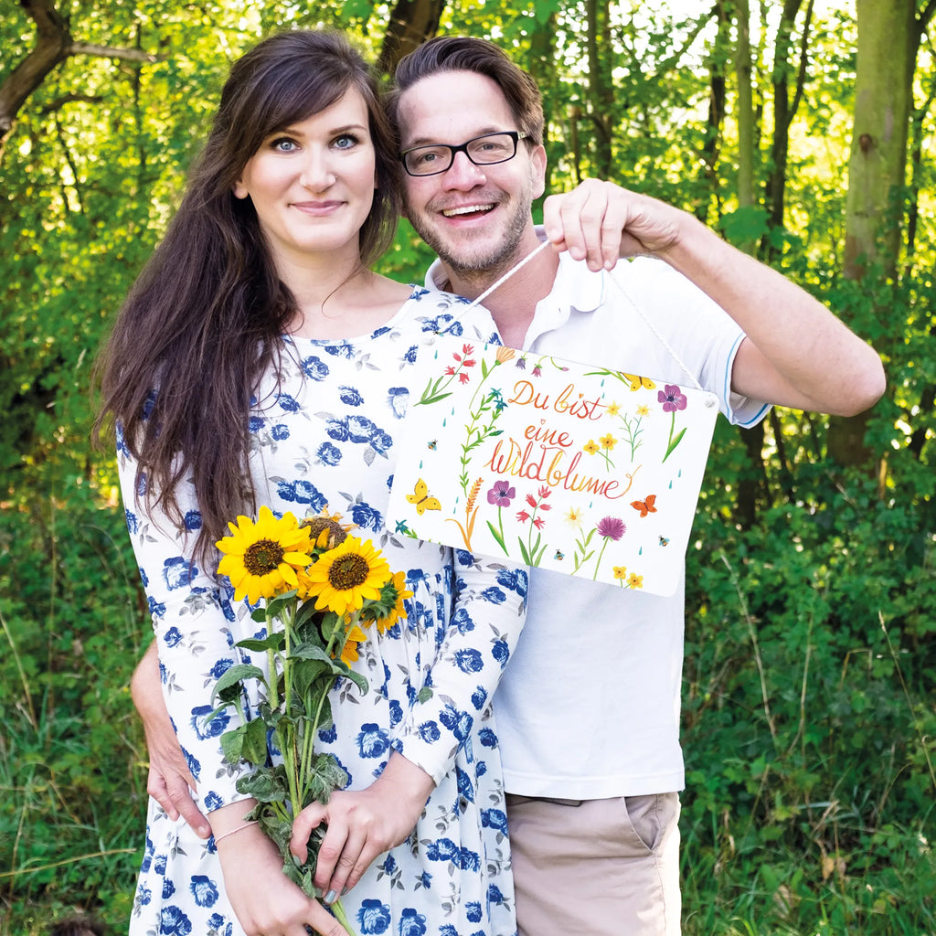 Deko Schild Du bist eine Wildblume Dekoschild Für Flur, Schild Aus Metall, Dekoschild Groß, Deko schild Für Balkon, Rustikales Deko schild, Dekoschild Geschenk, Türschild Mit Spruch, Dekoschild Klein, Dekoschild Aus Holz, Shabby Chic Schild, Dekoschild Für Familie, Vintage Schild, Dekoschild Handgemacht, Deko schild Mit Herz, Deko schild Liebevoll Gestaltet, Dekoschild Für Badezimmer, Dekoschild Zum Aufhängen, Lustiges Deko schild, Deko schild Mit Lebensweisheit, Deko schild Mit Motiv, Deko schild Mit Spruch, Deko Schild, Deko Wandtafel, Holzschild, Schild Aus Holz, Deko schild Für Küche, Metallschild, Deko schild Modern, Deko schild Landhausstil, Deko schild Mit Blumenmotiv, Türschild, Dekoschild, Dekoschild Für Freunde, Schild Zum Hinstellen, Schild Zum Aufstellen, Deko schild Für Wohnzimmer, Spruchschild, Wanddeko Schild, Wandschild, Dekos child Für Garten, Blumen Deko, Frühlings Deko, Sommer Deko, Dekoration, positive Botschaft, Naturliebhaber, Outdoor, Natur, Abenteuer, Natur Motiv, Jahrestag, Blumen Motiv, Geschenk Freundin, Geschenk Frauen, Hochzeitstag, wild, Wildblume, Kompliment