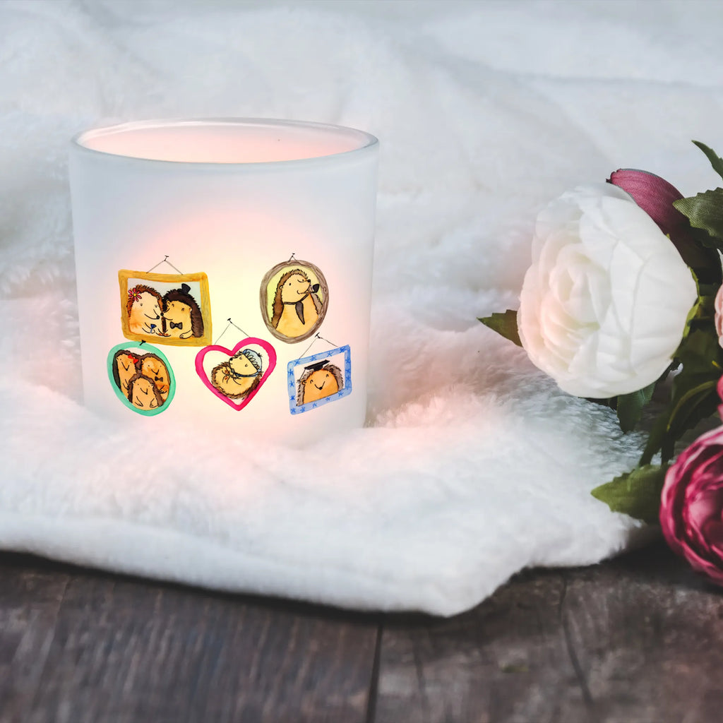 Lantern Hedgehog family Windlicht Glas, Windlicht Groß, Windlicht Handgemacht, Teelichthalter Outdoor, Teelicht Glas, Windlicht Für Draußen, Windlicht Garten, Teelichthalter für draußen, Windlicht Terrasse, Windlicht Design, Windlicht Balkon, Windlicht Boho, Windlicht Geschenk, Windlicht Draußen, Windlicht Modern, Windlicht Dekoration, Windlicht Klein, Windlicht Skandinavisch, Windlichter, Windlicht Wohnzimmer, Windlicht Vintage, Windlicht Romantisch, Windlicht Outdoor, Windlicht, Teelichthalter, Windlicht Kerzenhalter, Windlicht Laterne, Windlicht Nachhaltig, Familie, Vatertag, Muttertag, Bruder, Schwester, Mama, Papa, Oma, Opa, Liebe, Igel, Glück, Bilder, Zusammenhalt