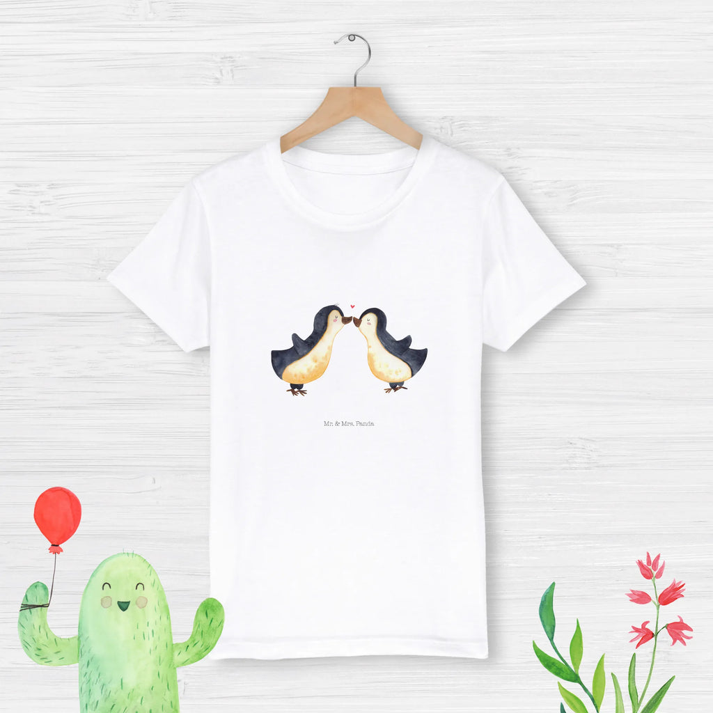 Organic Kinder T-Shirt Pinguin Liebe Kinder T-Shirt, Kinder T-Shirt Mädchen, Kinder T-Shirt Jungen, Heiraten, Ehemann, Heiratsantrag, Partner, Hocheitstag, Verlobung, Jahrestag, Freund, Liebesgeschenk, Liebe, Ehefrau, Freundin, Geschenk Hochzeitstag, Hochzeit, Geschenk Freundin, Pärchen. Liebespaar, Pinguine, Verlobter, Liebesspruch, Verlobte, Pinguin, Liebesbeweis, Hochzeitstag, Geschenkidee, Love, Pinguin Paar, Pinguin Liebe, Geschenk Freund, Paar, Pinguinpaar, Gastgeschenk