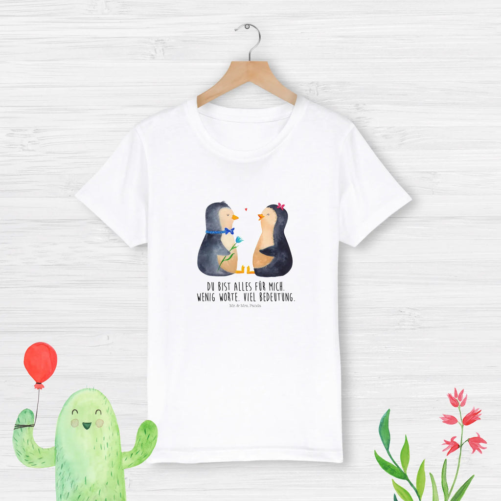 Organic Kinder T-Shirt Pinguin Pärchen Kinder T-Shirt Jungen, Kinder T-Shirt, Kinder T-Shirt Mädchen, Pinguin, Jahrestag, Liebesbeweis, Liebe, Hochzeitsgeschenk, Große Liebe, Liebespaar, Traumpaar, Hochzeit, Pinguine, Liebesgeschenk, Hochzeitstag, Verlobung