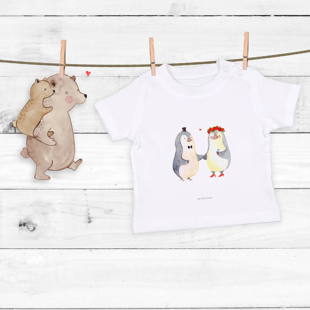 Organic Baby Shirt Pinguin Heirat Baby T-Shirt, Baby Shirt Mit Motiv, Baby Pullover, Baby Shirt Mit Aufdruck, Baby Jerseyshirt, Baby Shirt Modern, Baby Shirt, Baby Oberteil, Baby Langarmshirt, Baby Baumwollshirt, Süßes Baby Shirt, Baby Shirt Erstausstattung, Baby Shirt Geschenk, Baby Shirt Grau, Baby Shirt Mit Spruch, Baby Shirt Unisex, Baby Shirt Bunt, Baby Shirt Zur Geburt, Baby Shirt Klassisch, Baby Bio Shirt, Baby Top, Baby Shirt Pastell, Baby Shirt Weiß, Baby Kurzarmshirt, Baby Shirt Gestreift, Baby Shirt Alltag, Baby Sweatshirt, Baby Shirt Mädchen, Baby Shirt Junge, Baby Shirt Neutral, Baby Hemd, Lustiges Baby Shirt, Heiratsantrag, Partner, Hocheitstag, Ehemann, Liebe, Ehefrau, Jahrestag, Freund, Liebesgeschenk, Verlobung, Freundin, Heiraten