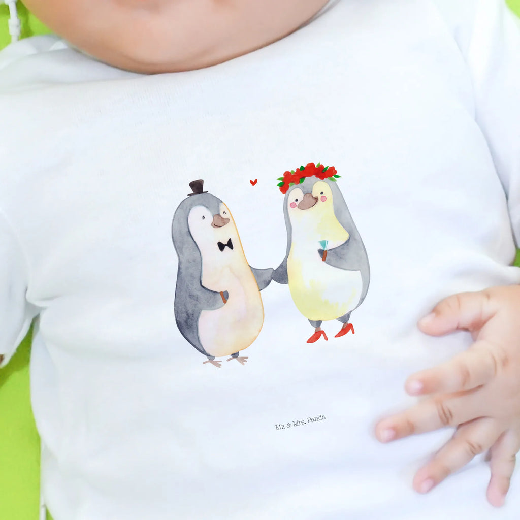 Organic Baby Shirt Pinguin Heirat Baby T-Shirt, Baby Shirt Mit Motiv, Baby Pullover, Baby Shirt Mit Aufdruck, Baby Jerseyshirt, Baby Shirt Modern, Baby Shirt, Baby Oberteil, Baby Langarmshirt, Baby Baumwollshirt, Süßes Baby Shirt, Baby Shirt Erstausstattung, Baby Shirt Geschenk, Baby Shirt Grau, Baby Shirt Mit Spruch, Baby Shirt Unisex, Baby Shirt Bunt, Baby Shirt Zur Geburt, Baby Shirt Klassisch, Baby Bio Shirt, Baby Top, Baby Shirt Pastell, Baby Shirt Weiß, Baby Kurzarmshirt, Baby Shirt Gestreift, Baby Shirt Alltag, Baby Sweatshirt, Baby Shirt Mädchen, Baby Shirt Junge, Baby Shirt Neutral, Baby Hemd, Lustiges Baby Shirt, Heiratsantrag, Partner, Hocheitstag, Ehemann, Liebe, Ehefrau, Jahrestag, Freund, Liebesgeschenk, Verlobung, Freundin, Heiraten