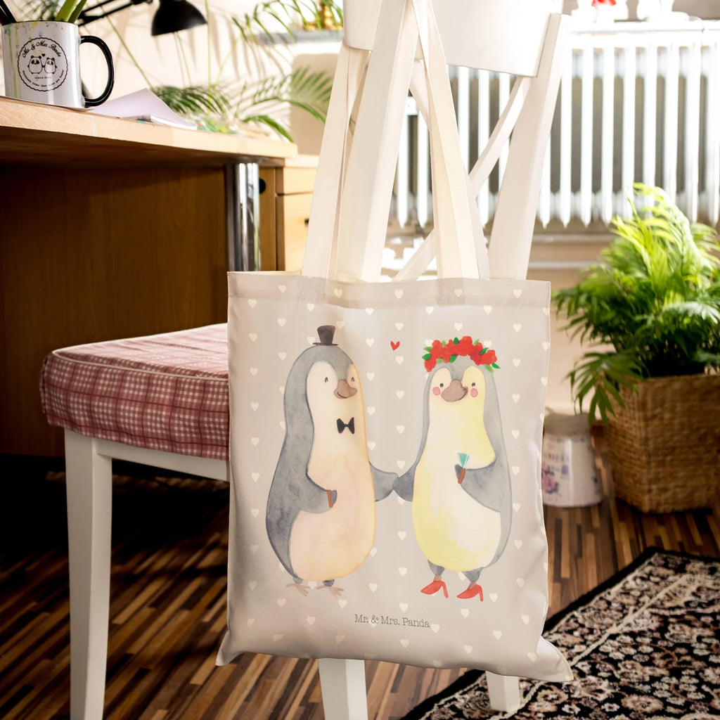 Einkaufstasche Pinguin Heirat Schultertasche, Stofftaschen, Stoffeinkaufstaschen, Einkaufstasche, Stofftragetasche, shopping bag, Tüte, Stofftasche, Tragetaschen, taschen shopper, Umhängetasche, Einkaufsbeutel, Einkaufstaschen, Beutel, Alltagstasche, Beutel Tasche, Freizeittasche, stoffshopper, markttasche, Strandtasche, cityshopper, Shopper, Stoffbeutel, Freundin, Freund, Liebe, Liebesgeschenk, Jahrestag, Verlobung, Partner, Ehemann, Ehefrau, Heiraten, Heiratsantrag, Hocheitstag