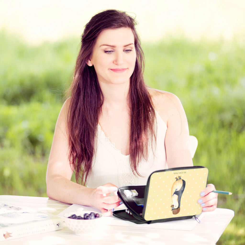 Leather folder If Daddy can't fix it, we're screwed. Stiftetasche, Schuletui, Schlampermäppchen, Stiftebeutel, Etui für Stifte, Stiftemappe, Federtasche, Stifteetui, Mäppchen, Schüleretui, Federmäppchen, Stifte Etui, Farbstiftetui, Buntstiftmäppchen, Bleistiftetui, Bleistift Etui, Zeichenetui, Buntstiftetui, Schreibetui, Schulmäppchen, Federmappe Set, Schreibmappe, Malmappe, Oma, Opa, Muttertag, Familie, Schwester, Bruder, Vatertag, Mama, Papa, Vater, Geschenk Papa, Bester Papa Der Welt