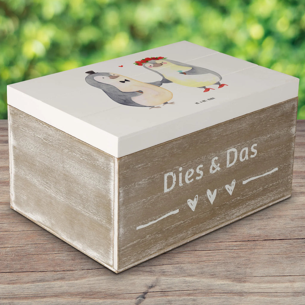 Holzkiste Hochzeit Pinguin Aufbewahrungsbox, aufbewahrungskiste mit deckel, Aufbewahrungskiste, Holzbox, Holzkisten, Holzkiste mit Deckel, holztruhen, truhe holz, Holzbox mit Deckel, box holz, aufbewahrungstruhe, holzschatulle, kiste holz, holzschachtel, holzkästchen, Holzkiste, Box aus Holz, Holzboxen, Holz Aufbewahrungsbox, Schatulle, Holztruhe, aufbewahrungskisten, Aufbewahrungsbox Holz, aufbewahrungsboxen, Aufbewahrungsbox aus Holz, Hochzeitsgeschenk, Ehe, Hochzeitsfeier, Hochzeitskarte, Trauung, Trauungsgeschenk, Verlobungsfeier, Verlobungsgeschenk, Hochzeitsgeschenkideen, Hochzeitsgeschenke für Brautpaar, Hochzeit, Pinguin, Pinguine, Geschenkidee Hochzeit, Gastgeschenk, Hochzeitstag