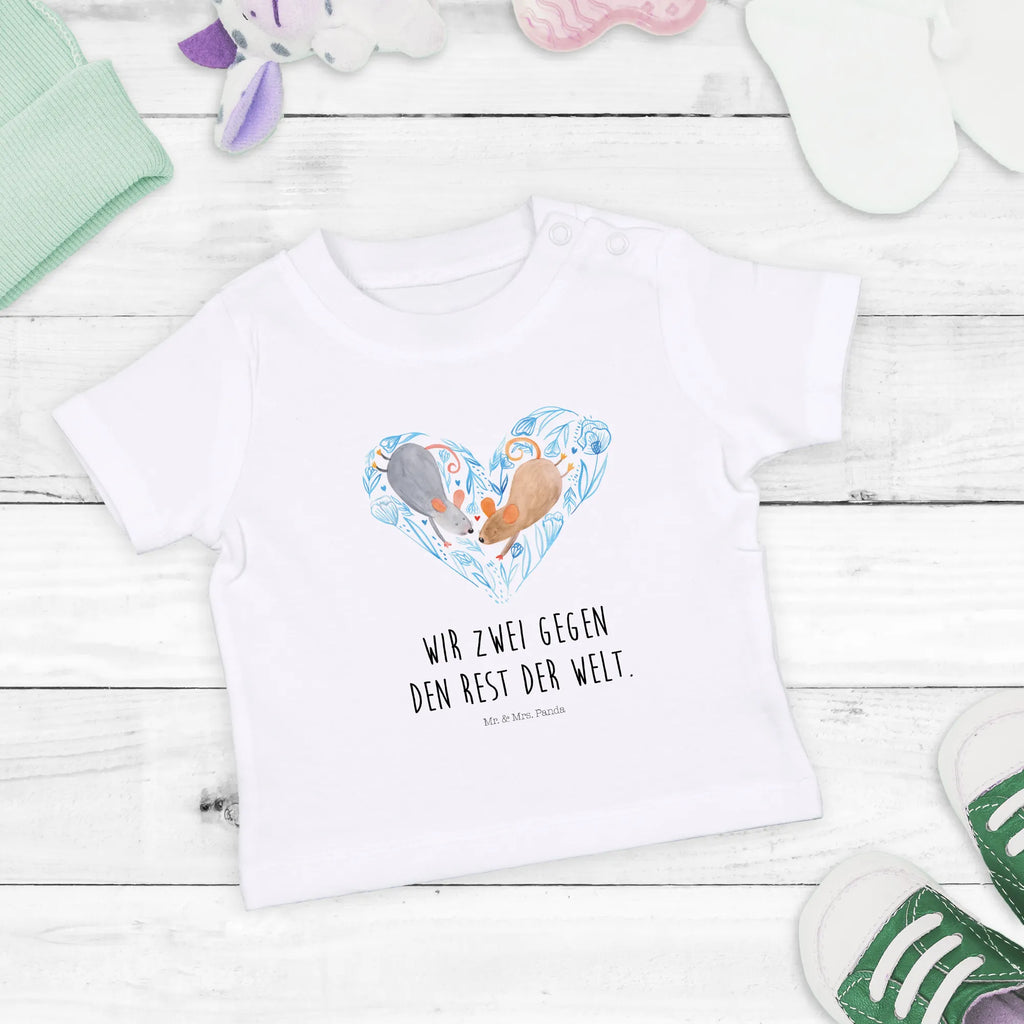 Organiczna koszulka dla niemowląt Myszy serce Baby Sweatshirt, Baby Shirt Mit Motiv, Baby Shirt Pastell, Baby Shirt Junge, Baby Shirt Gestreift, Baby Shirt Erstausstattung, Baby Shirt Bunt, Baby Pullover, Baby Shirt Mit Spruch, Baby Hemd, Lustiges Baby Shirt, Baby Shirt Grau, Baby Shirt Geschenk, Baby Shirt Modern, Baby Top, Baby T-Shirt, Baby Shirt, Baby Shirt Zur Geburt, Baby Shirt Mit Aufdruck, Süßes Baby Shirt, Baby Kurzarmshirt, Baby Oberteil, Baby Shirt Mädchen, Baby Shirt Klassisch, Baby Shirt Alltag, Baby Bio Shirt, Baby Shirt Neutral, Baby Langarmshirt, Baby Jerseyshirt, Baby Shirt Weiß, Baby Baumwollshirt, Baby Shirt Unisex, Heiratsantrag, Ehemann, Heiraten, Freund, Ehefrau, Verlobung, Liebesgeschenk, Freundin, Partner, Liebe, Hocheitstag, Jahrestag, Liebesbotschaft, Geschenk für Zwei, Love, Lieblingsmensch, Gemeinsamkeit, Liebesbeweis, Maus, Hochzeit, Mäuse