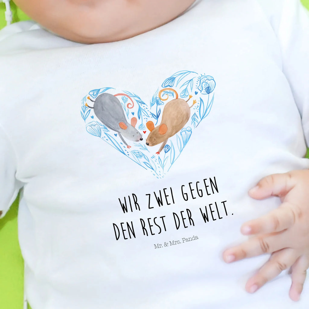 Organiczna koszulka dla niemowląt Myszy serce Baby Sweatshirt, Baby Shirt Mit Motiv, Baby Shirt Pastell, Baby Shirt Junge, Baby Shirt Gestreift, Baby Shirt Erstausstattung, Baby Shirt Bunt, Baby Pullover, Baby Shirt Mit Spruch, Baby Hemd, Lustiges Baby Shirt, Baby Shirt Grau, Baby Shirt Geschenk, Baby Shirt Modern, Baby Top, Baby T-Shirt, Baby Shirt, Baby Shirt Zur Geburt, Baby Shirt Mit Aufdruck, Süßes Baby Shirt, Baby Kurzarmshirt, Baby Oberteil, Baby Shirt Mädchen, Baby Shirt Klassisch, Baby Shirt Alltag, Baby Bio Shirt, Baby Shirt Neutral, Baby Langarmshirt, Baby Jerseyshirt, Baby Shirt Weiß, Baby Baumwollshirt, Baby Shirt Unisex, Heiratsantrag, Ehemann, Heiraten, Freund, Ehefrau, Verlobung, Liebesgeschenk, Freundin, Partner, Liebe, Hocheitstag, Jahrestag, Liebesbotschaft, Geschenk für Zwei, Love, Lieblingsmensch, Gemeinsamkeit, Liebesbeweis, Maus, Hochzeit, Mäuse