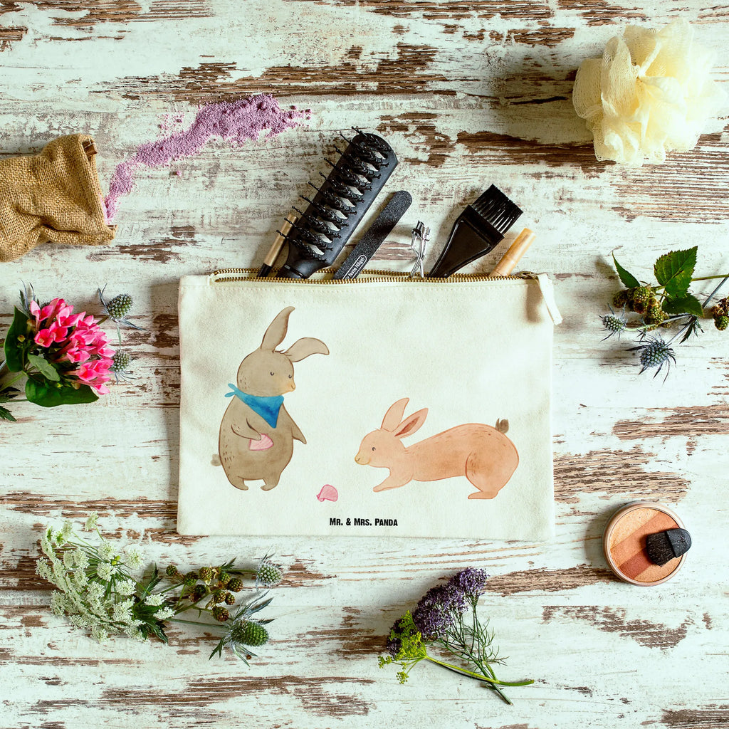 Make-up bag Bunnies with seashell Stifteaufbewahrung, Schminktasche Geschenk, Aufbewahrung für Schminke, Schminktasche Stoff, Schminktasche Wasserdicht, Schminktasche Für Mädchen, Schminktasche Minimalistisch, Schminktasche Groß, Schminktasche Klein, Kosmetiktasche, Schminktasche Transparent, Schminktasche Tiermotiv, Reise-Kosmetiktasche, Schminktasche Mit Muster, Schminktasche Für Teenager, Schminktasche, Kosmetiktasche Organizer, Make-Up Tasche, Kulturbeutel Damen, Schminktasche Nachhaltig, Schminktasche Leder, Kosmetiktasche Für Handtasche, Schminkbeutel, Schminktasche Für Unterwegs, Schminktasche Reise, Kosmetiktasche Zum Mitnehmen, Schminktasche Zum Aufhängen, Schminktasche Mit Fächern, Kosmetiktasche Mit Spiegel, Schminktasche Blumen, Schminktasche für Unterwegs, Schminktasche Modern, Kosmetiktasche Damen, Schminktäschchen, Schminktasche Mit Reißverschluss, Familie, Vatertag, Muttertag, Bruder, Schwester, Mama, Papa, Oma, Opa, best friends, Muscheln, Freundin, BFF, Muscheln sammeln, Meer, beste Freundin, Hasen, Freundinnen