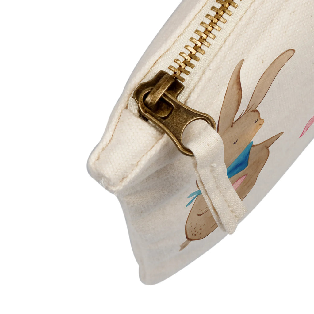 Make-up bag Bunnies with seashell Stifteaufbewahrung, Schminktasche Geschenk, Aufbewahrung für Schminke, Schminktasche Stoff, Schminktasche Wasserdicht, Schminktasche Für Mädchen, Schminktasche Minimalistisch, Schminktasche Groß, Schminktasche Klein, Kosmetiktasche, Schminktasche Transparent, Schminktasche Tiermotiv, Reise-Kosmetiktasche, Schminktasche Mit Muster, Schminktasche Für Teenager, Schminktasche, Kosmetiktasche Organizer, Make-Up Tasche, Kulturbeutel Damen, Schminktasche Nachhaltig, Schminktasche Leder, Kosmetiktasche Für Handtasche, Schminkbeutel, Schminktasche Für Unterwegs, Schminktasche Reise, Kosmetiktasche Zum Mitnehmen, Schminktasche Zum Aufhängen, Schminktasche Mit Fächern, Kosmetiktasche Mit Spiegel, Schminktasche Blumen, Schminktasche für Unterwegs, Schminktasche Modern, Kosmetiktasche Damen, Schminktäschchen, Schminktasche Mit Reißverschluss, Familie, Vatertag, Muttertag, Bruder, Schwester, Mama, Papa, Oma, Opa, best friends, Muscheln, Freundin, BFF, Muscheln sammeln, Meer, beste Freundin, Hasen, Freundinnen