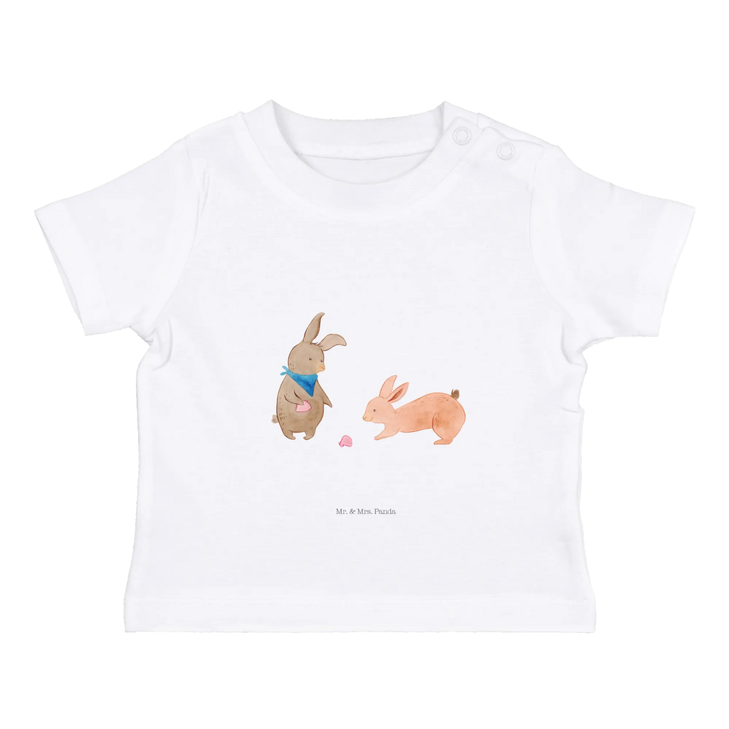 Organic Baby Shirt Hasen Muschel Baby Shirt Mit Spruch, Baby Bio Shirt, Baby Shirt Modern, Baby Shirt, Baby Pullover, Baby Top, Baby Kurzarmshirt, Baby Shirt Mit Motiv, Baby Shirt Weiß, Baby Sweatshirt, Baby Hemd, Baby Shirt Junge, Baby Shirt Neutral, Baby Baumwollshirt, Baby Shirt Mädchen, Baby Shirt Klassisch, Baby Oberteil, Baby Shirt Alltag, Baby Shirt Gestreift, Baby Shirt Grau, Süßes Baby Shirt, Baby Shirt Mit Aufdruck, Lustiges Baby Shirt, Baby Shirt Bunt, Baby Jerseyshirt, Baby Shirt Erstausstattung, Baby T-Shirt, Baby Langarmshirt, Baby Shirt Zur Geburt, Baby Shirt Pastell, Baby Shirt Geschenk, Baby Shirt Unisex, Vatertag, Opa, Mama, Oma, Familie, Papa, Schwester, Bruder, Muttertag, Beste Freundin, Muscheln Sammeln, Meer, Freundin, Best Friends, BFF, Muscheln, Freundinnen, Hasen