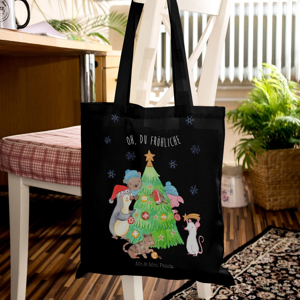 Tragetasche Weihnachtsbaum schmücken Freizeittasche, einkaufsshopper, schultertasche baumwolle, henkeltasche baumwolle, freizeitbeutel, canvas tasche, studententasche, universaltasche, Stofftasche, dokumententasche, Einkaufsbeutel, Baumwollbeutel, Einkaufstasche, umhängebeutel, Büchertasche, Henkeltasche, Beutel, Stoff-Tragetasche, schulterbeutel, Jutetasche, festival tasche, tragetasche baumwolle, totebag, Shopping Tasche, Uni Tasche, Schulbeutel, Shopper, Stoffbeutel, Laptoptasche, Baumwoll-Tragetasche, Baumwolltasche, stoff shopper, tasche baumwolle, textiltasche, Tasche, Baumwoll-Shopper, umhängetasche baumwolle, stofftasche baumwolle, Alltagstasche, festivaltasche, Strandtasche, textilbeutel, Schultertasche, Umhängetasche, campus tasche, Tüte, baumwoll shopper, beutel baumwolle, einkaufstasche baumwolle, Unitasche, Tote Bag, Schultasche, Jutebeutel, tragbeutel, Einkaufstüte, Tragetasche, Weihnachten, Winter, Weihnachtsdeko, Nikolaus, Advent, Heiligabend, Wintermotiv