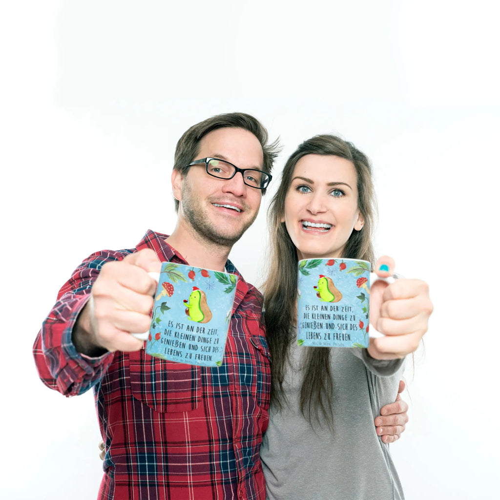 Tasse Avocado kleine Dinge Geschenktasse, Becher, Teebecher, Bürobecher, haferl, heißgetränkebecher, Kakaotasse, Frühstücksbecher, Tasse mit Motiv, tasse für kaffee, Tasse, design tasse, Henkeltasse, Pott, Bedruckte Tasse, Mug, Kaffeepott, Trinktasse, Kaffeetasse, Frühstückstasse, Bürotasse, Coffee Mug, kaffeetasse bedruckt, Dekotasse, milchkaffeetasse, Henkelbecher, kaffeebecher bedruckt, schöne tasse, Keramiktasse, Teepott, kaffeetasse keramik, statement tasse, kaffeebecher keramik, Teetasse, Motivtasse, Designtasse, hochwertige tasse, Kaffeebecher, Trinkbecher, Keramikbecher, Tasse mit Spruch, Sprüchetasse, tasse für büro, Weihnachten, Winter, Weihnachtsdeko, Nikolaus, Advent, Heiligabend, Wintermotiv