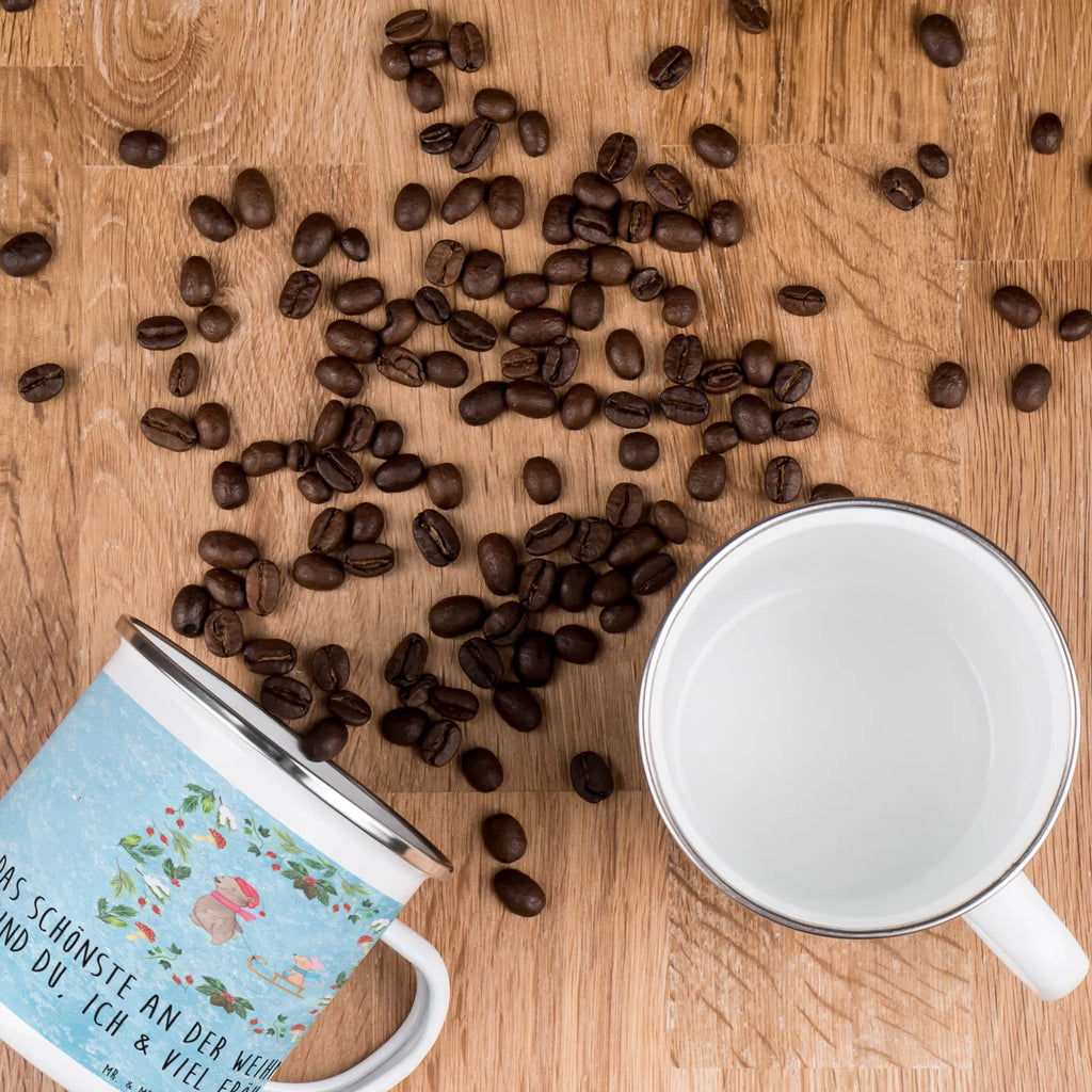 Kempingowy kubek emaliowany Niedźwiedź i Mysz sanie Camping Tassen, Outdoor Becher, Campingtasse, Camping Tasse Metall, Emaille Trinkbecher, Metall Tasse, Metalltasse, Camping Becher, Campingbecher, Edelstahl Trinkbecher, Tasse Emaille, Camping Tasse Emaille, Emaille Campingbecher, Blechtassen, Metalltasse für Camping, Kaffee Blechtasse, Camping Becher Edelstahl, Emaille Becher Camping, Emaille Tasse Camping, Outdoor Tasse, Blechtasse, Emaille Tassen, Trinkbecher, Tasse Camping, Campingtassen, Emaille Tasse, Emaille Becher, Camping Tassen Emaille, Blechtasse Outdoor, Emailletasse, Winter, Weihnachten, Weihnachtsdeko, Nikolaus, Advent, Heiligabend, Wintermotiv