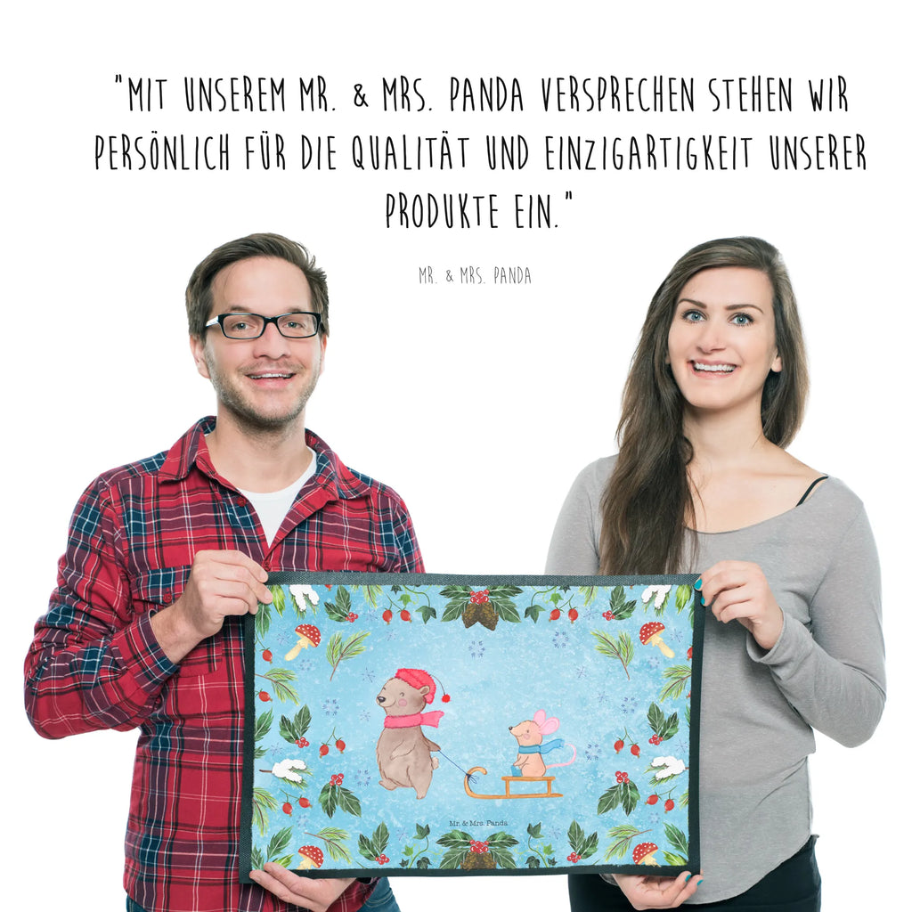 Doormat bear and mouse Sleds schmutzfangmatten, matte haustür, Sauberlaufmatte, Abtreter, Eingangsmatte, hausmatte, Schmutzfangmatte, Schuhabstreifer, Schmutzfangteppich, fußmatte, türmatten, Fußabstreifer, Eingangsteppich, Fußmatten, flurmatte, Schmutzmatte, außenmatte, Schmutzfänger, abstreifer, Türmatte, Fußabtreter, sauberlaufmatten, Haustürmatte, Türvorleger, Fussmatte, Abtretmatte, Nikolaus, Advent, Weihnachten, Heiligabend, Weihnachtsdeko, Wintermotiv, Winter