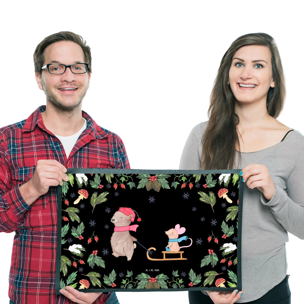 Doormat bear and mouse Sleds schmutzfangmatten, matte haustür, Sauberlaufmatte, Abtreter, Eingangsmatte, hausmatte, Schmutzfangmatte, Schuhabstreifer, Schmutzfangteppich, fußmatte, türmatten, Fußabstreifer, Eingangsteppich, Fußmatten, flurmatte, Schmutzmatte, außenmatte, Schmutzfänger, abstreifer, Türmatte, Fußabtreter, sauberlaufmatten, Haustürmatte, Türvorleger, Fussmatte, Abtretmatte, Nikolaus, Advent, Weihnachten, Heiligabend, Weihnachtsdeko, Wintermotiv, Winter