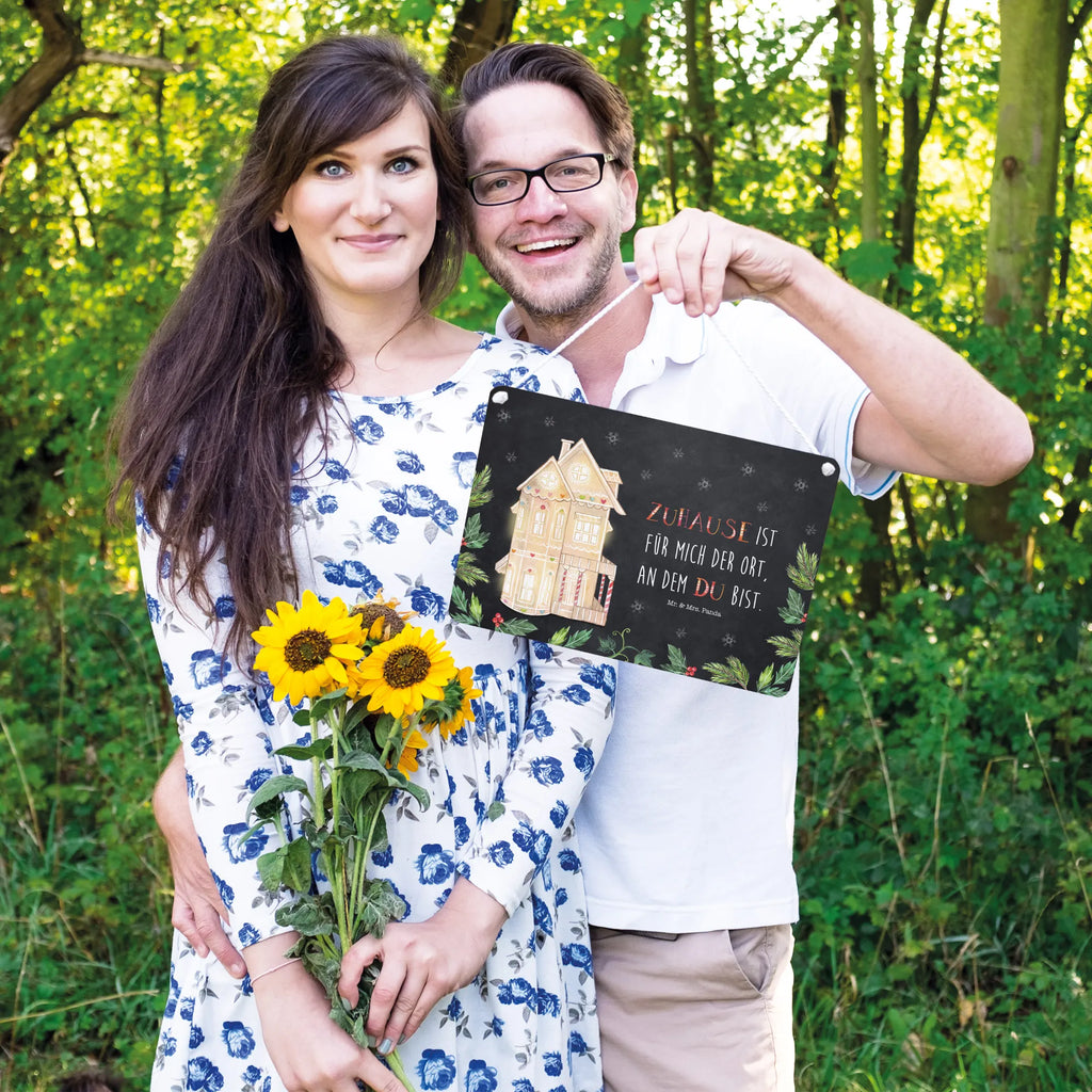 Deko Schild Lebkuchenhaus Spruchschild, holzbild, Türschild Familie, wandtafel, Schild mit Spruch, sprüche schild, Deko Schild, dekoration schild, Badschild, Türschild, Küchenschild, Holzschild, Schild, hängeschild, dekotafel, Deko Wandtafel, Dekoschild, Holztafel, wandhänger, Wandschild, Motivschild, dekoschilder, Winter, Weihnachtsdeko, Nikolaus, Advent, Heiligabend, Wintermotiv, Weihnachten