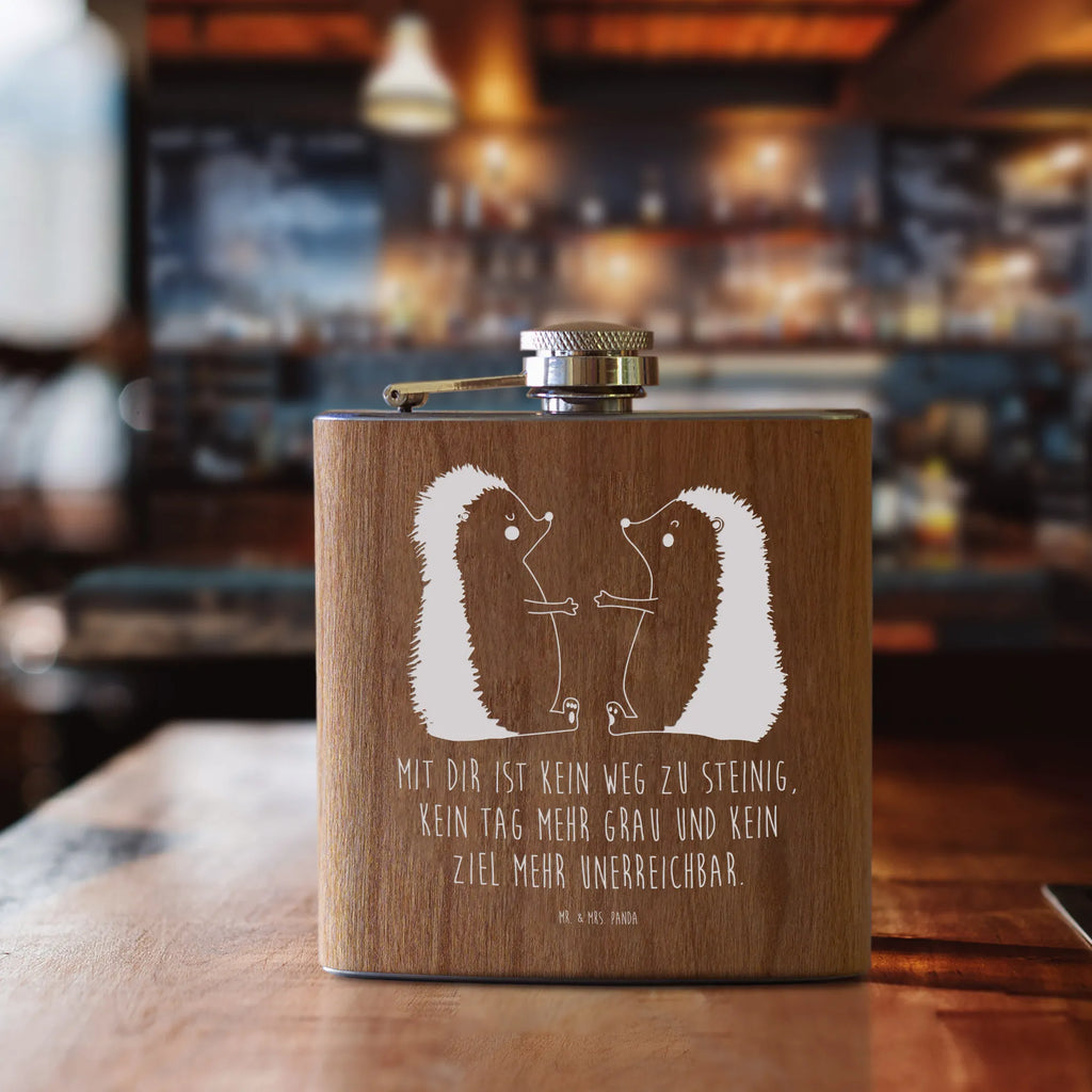 Hipflask Hedgehogs in love Metall-Flachmann, Flachmann Modern, Hip Flask, Flachmann Mit Deckelverschluss, Flachmann 200 ml, Flachmann Mit Motiv, Flachmann Klassisch, Flachmann Gravurbereit, Flachmann Robust, Flachmann Für Wandern, Flachmann Für Unterwegs, Flachmann Aus Kupfer, Flachmann Aus Zinn, Flachmann Aus Edelstahl, Schnapsflachmann, Edelstahl-Flachmann, Flachmann 250 ml, Flachmann Aus Messing, Flachmann Mit Trichter, Flachmann Für Frauen, Flachmann Für Paare, Flachmann, Flachmann Geschenk, Spirituosen-Flachmann, Flachmann Für Reisen, Flachmann Set, Flachmann Rutschfest, Flachmann Als Gastgeschenk, Flachmann Mit Lederbezug, Flachmann 6 oz, Flachmann Für Männer, Flachmann Leicht, Whisky-Flachmann, Flachmann Personalisiert, Flachmann Für Camping, Taschenflachmann, Flachmann Für Trauzeugen, Flachmann Geschenkidee, Flachmann Mit Gravur, Liebe, Partner, Freund, Freundin, Ehemann, Ehefrau, Heiraten, Verlobung, Heiratsantrag, Liebesgeschenk, Jahrestag, Hocheitstag, Geschenk, Verlobt, Liebesbeweis, Igel, Verliebt, Verheiratet, Hochzeit, Hochzeitstag