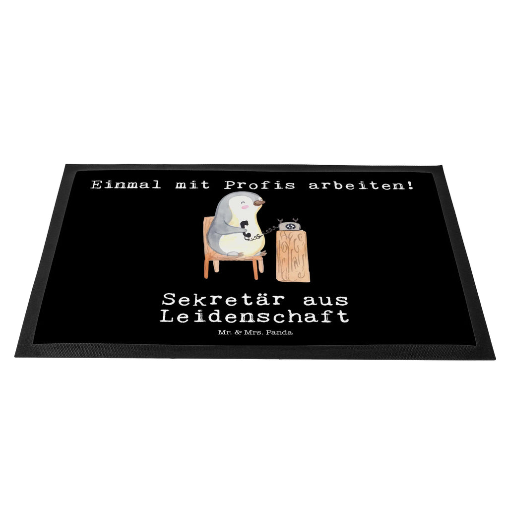 Fußmatte Sekretär aus Leidenschaft Fußmatte außen wetterfest, Schmutzmatte, Fußabtreter, Fußabstreifer außen, Gummimatte, Fußabstreifer, Fußmatten, Schmutzfangmatte, Sauberlaufmatte, Fussmatten, Schmutzfänger, Türmatte, Schmutzfangmatte waschbar, Fußmatte outdoor, Fußmatte innen, Fußmatte waschbar, Motivfußmatte, Haustürmatte, Eingangsteppich, Gummi Matte, Türvorleger, Fussmatten online, Fußabtreter außen, Vorleger, Fußmatte außen, Schmutzfangteppich, Matte, Beruf, Ausbildung, Jubiläum, Abschied, Rente, Kollege, Kollegin, Geschenk, Schenken, Arbeitskollege, Mitarbeiter, Firma, Danke, Dankeschön