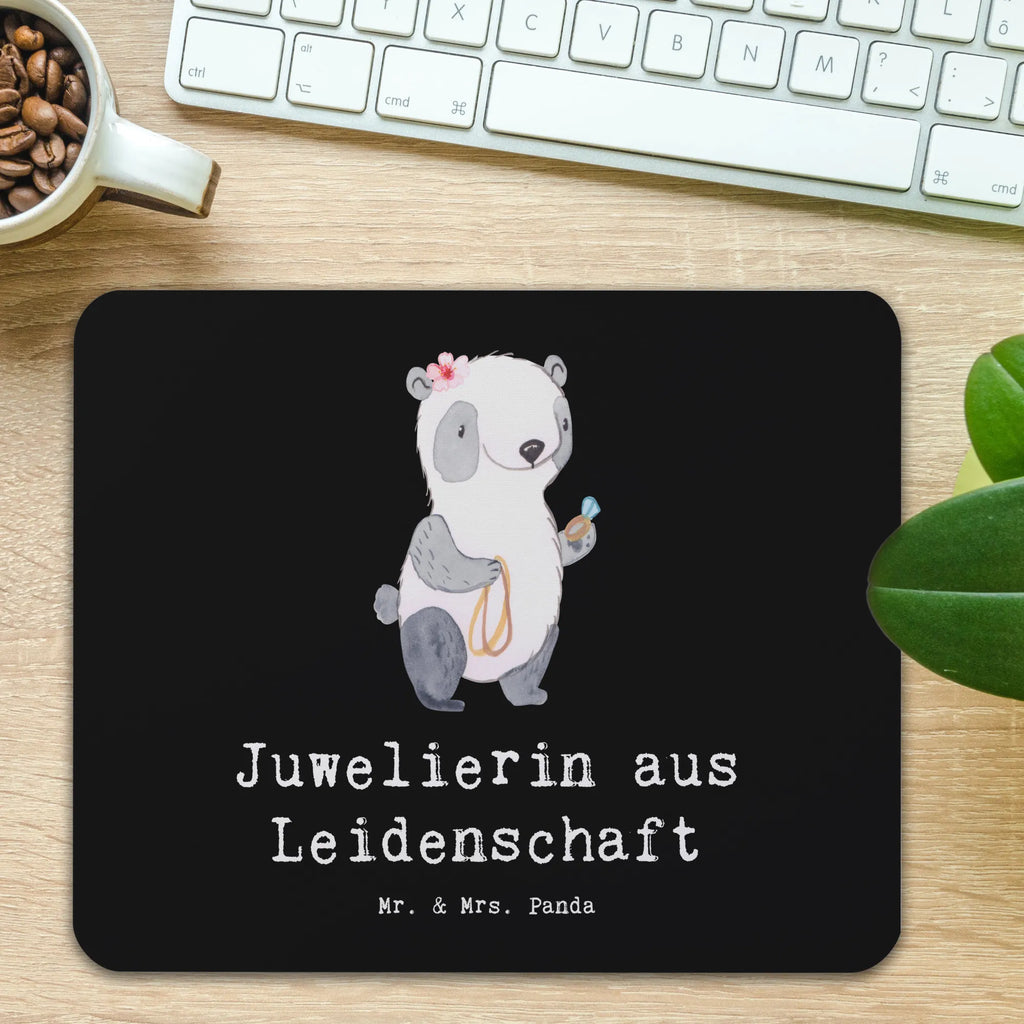 Mauspad Juwelierin aus Leidenschaft Mauspad Büro, Einzigartiges Mauspad, Designer Mauspad, Mousepad, Computer zubehör, Büroausstattung, Mausunterlage, PC Zubehör, Mauspad, Arbeitszimmer, Beruf, Ausbildung, Jubiläum, Abschied, Rente, Kollege, Kollegin, Geschenk, Schenken, Arbeitskollege, Mitarbeiter, Firma, Danke, Dankeschön, Eröffnung, Juwelierin, Goldschmiedin, Schmuckgeschäft, Schmuckwarenhändlerin