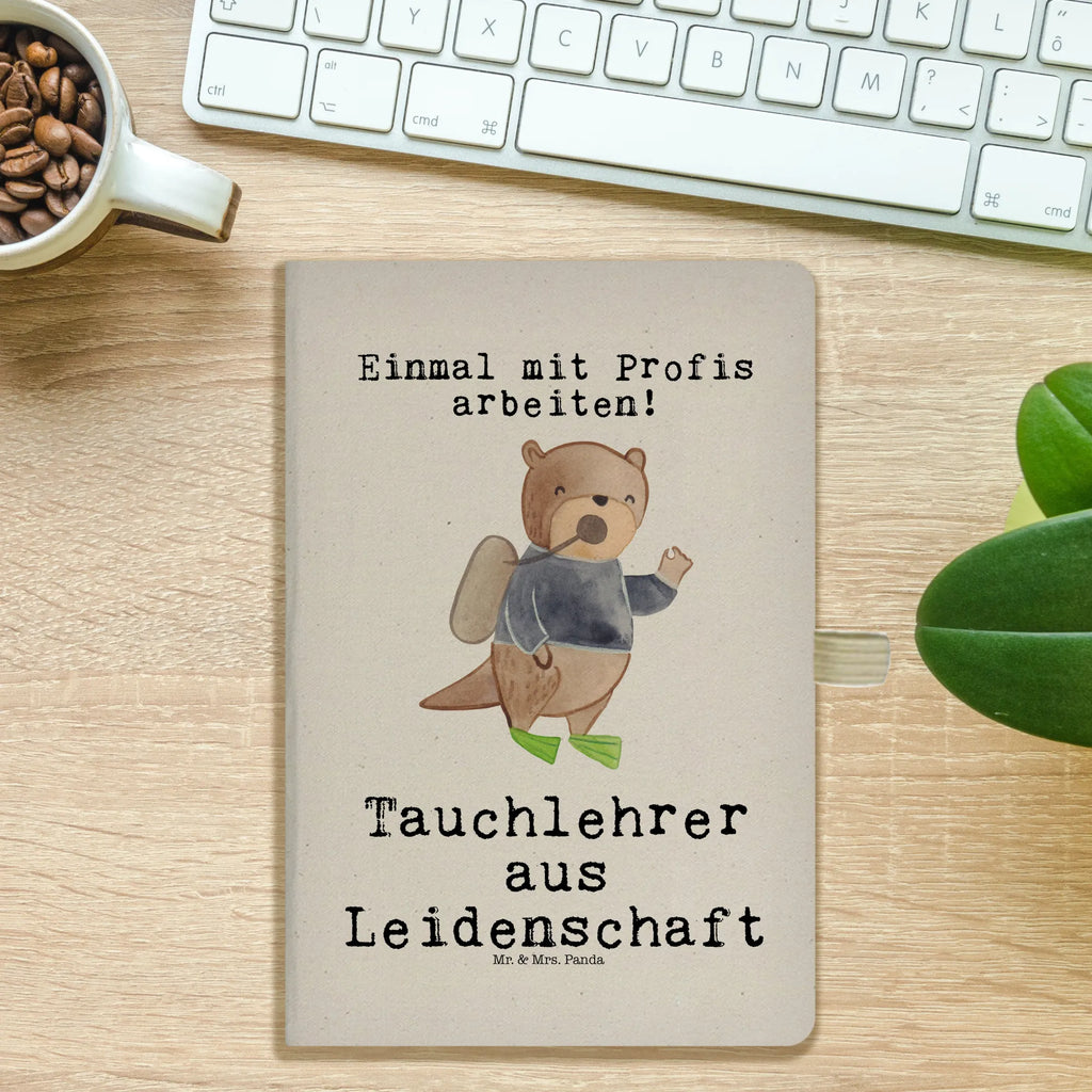 Baumwoll Notizbuch Tauchlehrer aus Leidenschaft Notizbuch A4 Liniert, DIN A4 Notizbuch Geschenk, Umweltfreundliches Notizbuch A4, DIN A4 Arbeitsbuch, DIN A4 Bullet Journal, DIN A4 Notizheft, Stoff Notizbuch A4, Tagebuch DIN A4, DIN A4 Notizbuch Für Schule, DIN A4 Planer, DIN A4 Notizbuch Softcover, Notizbuch A4 Blanko, DIN A4 Ideenbuch, DIN A4 Schüler Notizbuch, DIN A4 Skizzenbuch, DIN A4 Uni Notizbuch, Notizbuch Aus Baumwolle, Notizbuch A4 Kariert, DIN A4 Tagebuch, Notizbuch Mit Stoffeinband, DIN A4 Notizbuch Büro, DIN A4 Notizbuch Kreativ, Nachhaltiges Notizbuch A4, DIN A4 Notizbuch, DIN A4 Notizbuch Für Lehrer, Schreibbuch DIN A4, DIN A4 Notizbuch Für Studium, Natur Notizbuch A4, DIN A4 Notizbuch Design, Notizbuch DIN A4, DIN A4 Journal, A4 Notizbuch Punkte, DIN A4 Projektbuch, Baumwoll Notizbuch, Öko Notizbuch DIN A4, DIN A4 Notizbuch Hardcover, DIN A4 Notizbuch Handgemacht, Geschenk, Schenken, Jubiläum, Danke, Dankeschön, Beruf, Ausbildung, Abschied, Rente, Kollege, Kollegin, Arbeitskollege, Mitarbeiter, Firma