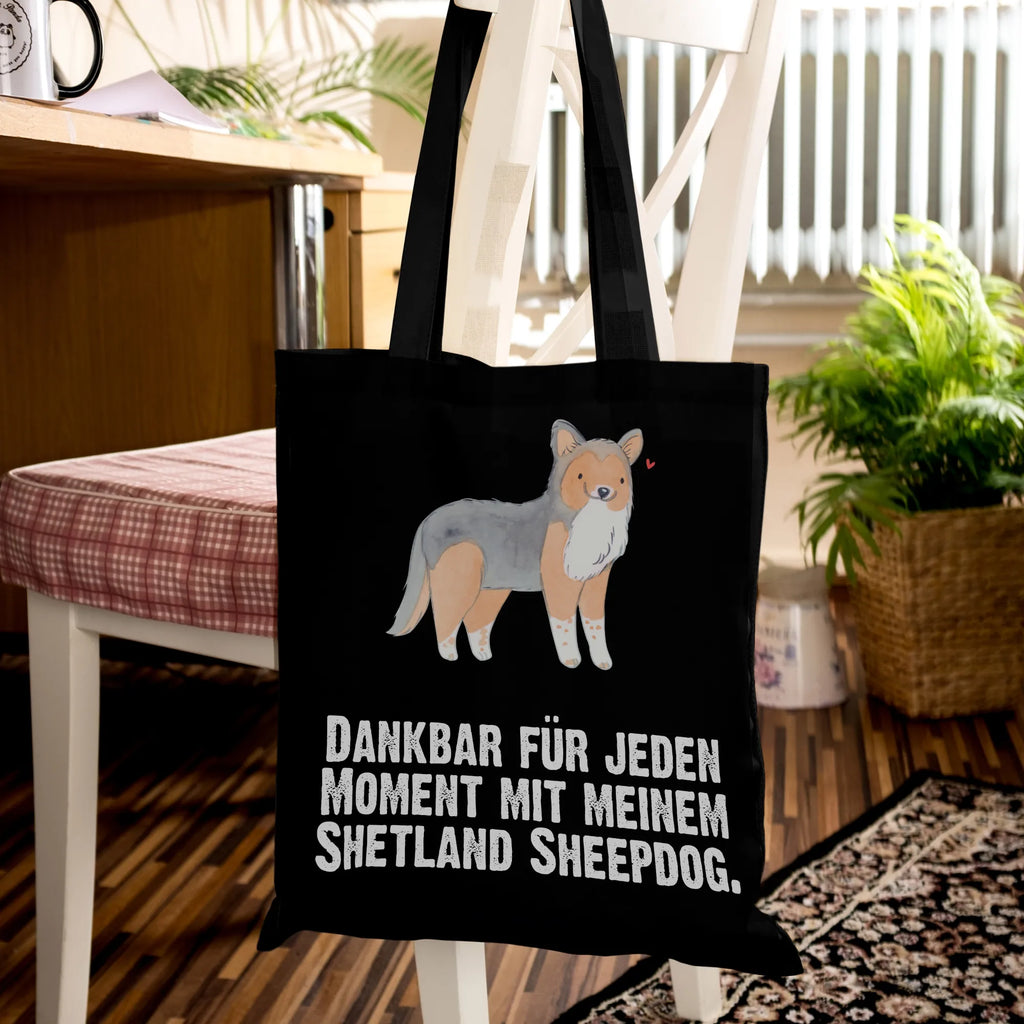 Tragetasche Shetland Sheepdog Moment Tasche, Badetasche, Jutetasche, Schultertasche, Shopper, Tragetasche, Stofftasche, Beuteltasche, Einkaufstasche, Einkaufstüte, Stoffbeutel, Umhängetasche, Laptoptasche, Jutebeutel, Beutel, Strandtasche, Hund, Hunderasse, Rassehund, Hundebesitzer, Geschenk, Tierfreund, Schenken, Welpe, Shetland Sheepdog, Sheltie