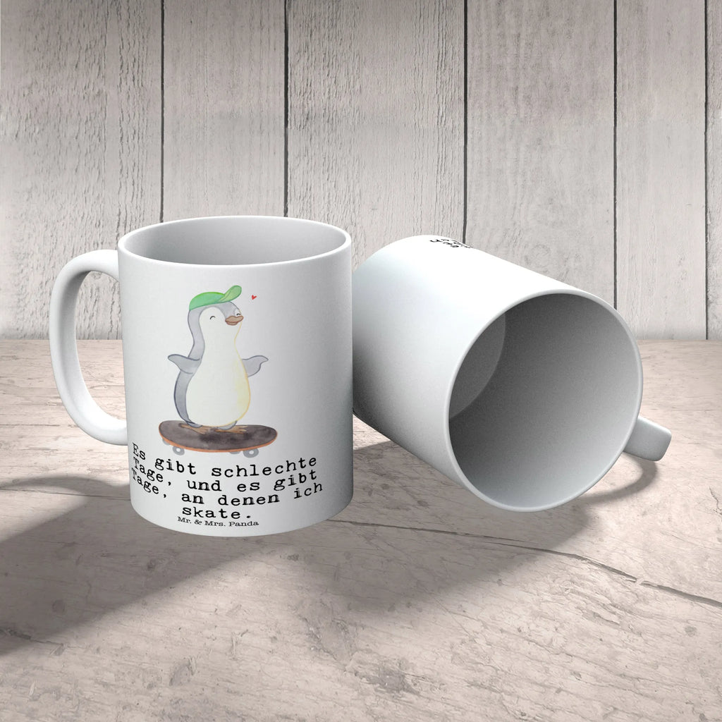 Tasse Pinguin Skateboarden Geschenktasse, Tasse mit Motiven, Porzellantasse, Keramiktasse, Tasse, Bürotasse, Tasse mit Zitaten, Kaffeetasse, Teetasse, Geschenk, Sport, Sportart, Hobby, Schenken, Danke, Dankeschön, Auszeichnung, Gewinn, Sportler, Skaten, Skateplatz, Skateboard, Skateboarden, Skateboard fahren