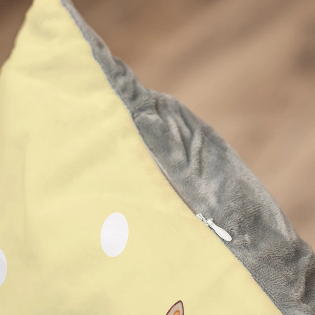 Katzenbett Katze sitzend Katenborb, Katzenbett, Körbchen, Katzenliege, Tierbett, Kater, Katze, Katzenmotiv, Katzenfan, Katzendeko, Katzenfreund, Katzenliebhaber, Katzenprodukte, Katzenartikel, Katzenaccessoires, Katzensouvenirs, Katzenliebhaberprodukte, Katzenmotive, Mittelpunkt, Familie, Katzenhalter, Katzenbesitzerin, Lebensinhalt, Katzen, Liebe, Haustier, Katzenliebe, Cat, Cats, Mietze