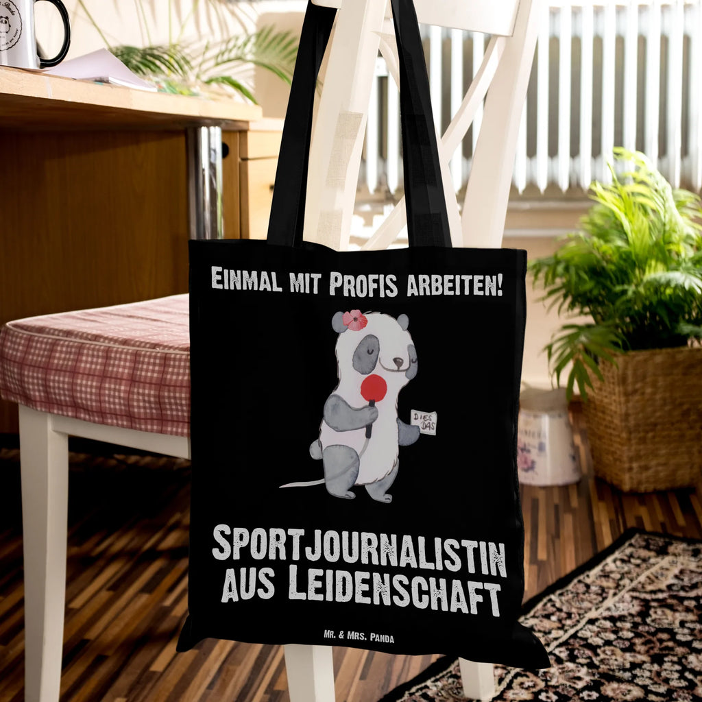 Tote bag Sports journalist Passion Jutebeutel, Einkaufsbeutel, Einkaufstüte, Laptoptasche, Henkeltasche, stoff shopper, tasche baumwolle, Unitasche, Uni Tasche, Schulbeutel, canvas tasche, beutel baumwolle, festivaltasche, schulterbeutel, Jutetasche, Tote Bag, schultertasche baumwolle, dokumententasche, Schultasche, Baumwoll-Shopper, Alltagstasche, festival tasche, Baumwolltasche, Stoff-Tragetasche, Freizeittasche, Baumwoll-Tragetasche, einkaufsshopper, einkaufstasche baumwolle, textiltasche, totebag, Baumwollbeutel, studententasche, Tüte, Stofftasche, Schultertasche, tragetasche baumwolle, Beutel, Umhängetasche, freizeitbeutel, henkeltasche baumwolle, textilbeutel, stofftasche baumwolle, Tasche, Shopping Tasche, umhängetasche baumwolle, baumwoll shopper, umhängebeutel, Strandtasche, Einkaufstasche, tragbeutel, Shopper, Stoffbeutel, Tragetasche, Büchertasche, campus tasche, universaltasche, Geschenk, Schenken, Jubiläum, Danke, Dankeschön, Beruf, Ausbildung, Abschied, Rente, Kollege, Kollegin, Arbeitskollege, Mitarbeiter, Firma, Journalistin, Studium, Redakteurin, Reporterin, Sportjournalistin, Pressebüro