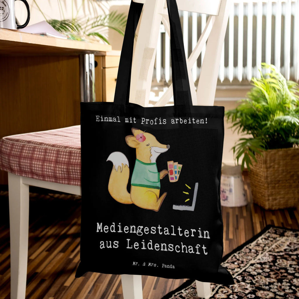 Tote bag Media Designer Passion Stoff-Tragetasche, Freizeittasche, stoff shopper, dokumententasche, totebag, Einkaufstüte, henkeltasche baumwolle, Henkeltasche, tragbeutel, Umhängetasche, Einkaufsbeutel, stofftasche baumwolle, schulterbeutel, studententasche, umhängetasche baumwolle, textilbeutel, campus tasche, Jutebeutel, Baumwolltasche, Laptoptasche, baumwoll shopper, Baumwollbeutel, Einkaufstasche, freizeitbeutel, canvas tasche, Baumwoll-Tragetasche, universaltasche, Strandtasche, umhängebeutel, festival tasche, Tote Bag, Schulbeutel, Alltagstasche, Shopper, Schultertasche, Baumwoll-Shopper, schultertasche baumwolle, einkaufsshopper, tasche baumwolle, Uni Tasche, Shopping Tasche, Tüte, tragetasche baumwolle, Unitasche, beutel baumwolle, einkaufstasche baumwolle, Büchertasche, Stofftasche, Tasche, Schultasche, Beutel, Jutetasche, textiltasche, Tragetasche, festivaltasche, Stoffbeutel, Geschenk, Schenken, Jubiläum, Danke, Dankeschön, Beruf, Ausbildung, Abschied, Rente, Kollege, Kollegin, Arbeitskollege, Mitarbeiter, Firma, Mediengestalter, Designer, Grafikerin, Grafikdesignerin