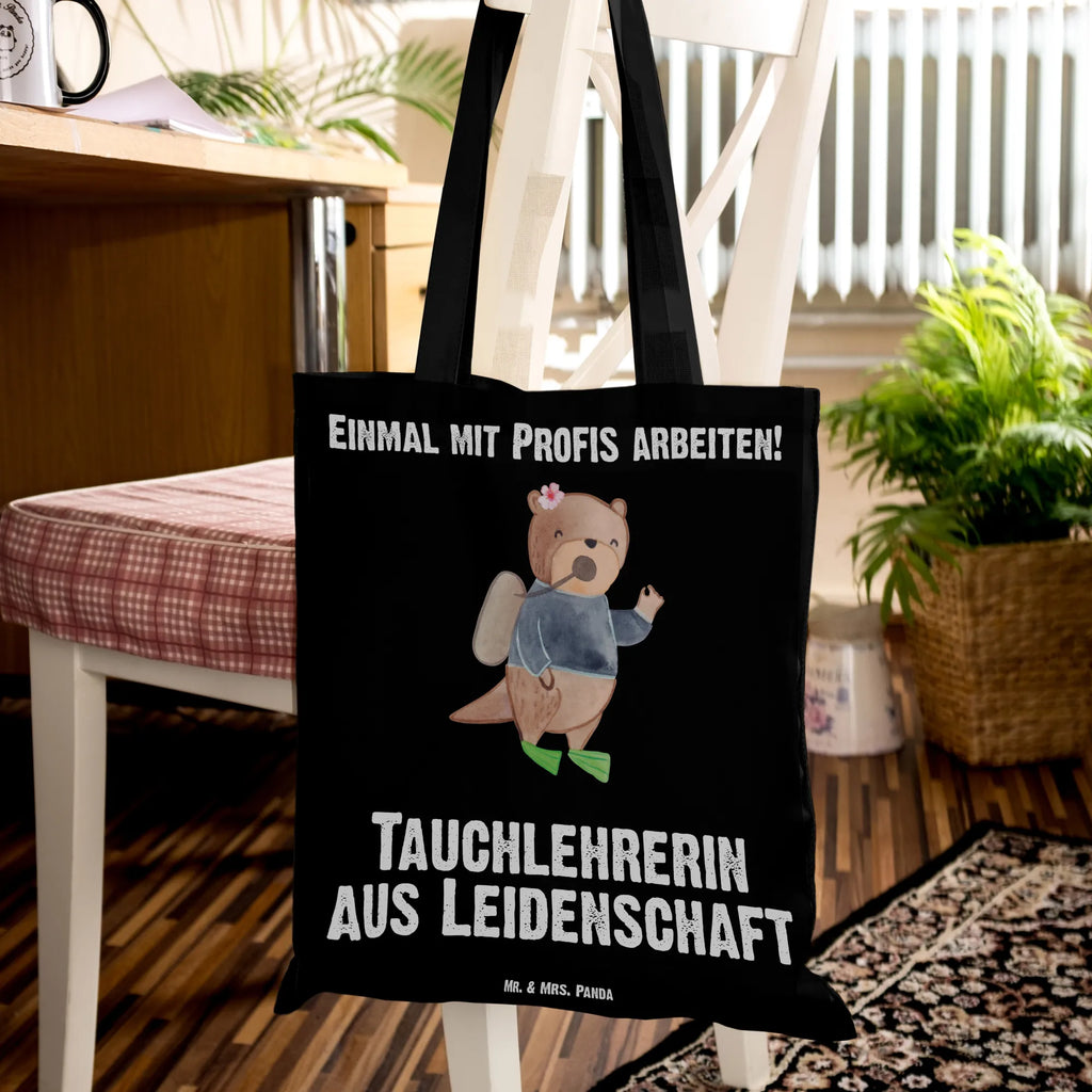 Tote bag diving instructor Passion Beuteltasche, Jutebeutel, Stofftasche, Shopper, Beutel, Einkaufstasche, Badetasche, Schultertasche, Umhängetasche, Tragetasche, Strandtasche, Laptoptasche, Einkaufstüte, Stoffbeutel, Tasche, Jutetasche, Beruf, Ausbildung, Jubiläum, Abschied, Rente, Kollege, Kollegin, Geschenk, Schenken, Arbeitskollege, Mitarbeiter, Firma, Danke, Dankeschön