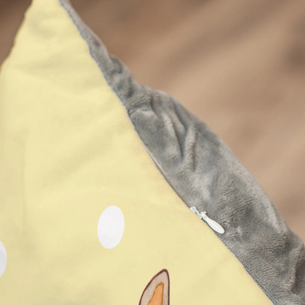 Katzenbett Katze sitzend Katenborb, Katzenbett, Körbchen, Katzenliege, Tierbett, Kater, Katze, Katzenmotiv, Katzenfan, Katzendeko, Katzenfreund, Katzenliebhaber, Katzenprodukte, Katzenartikel, Katzenaccessoires, Katzensouvenirs, Katzenliebhaberprodukte, Katzenmotive, Mittelpunkt, Familie, Katzenhalter, Katzenbesitzerin, Lebensinhalt, Katzen, Liebe, Haustier, Katzenliebe, Cat, Cats, Mietze