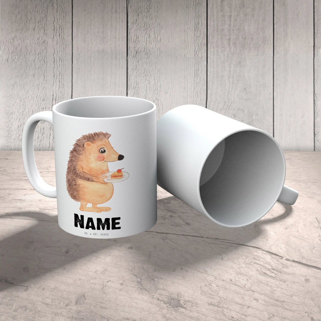 Personalisierte Tasse Igel mit Kuchenstück Tasse mit Namen, Tasse, Wunschname, Drucken, Namen, Namenstasse, Personalisierte Tasse, Personalisiert, Tiermotive, Gute Laune, lustige Sprüche, Tiere, Torte, Kuchen backen, Kuchen, Geburtstagskuchen, Einladung Party, Essen Spruch, Igel, Backen Geschenk