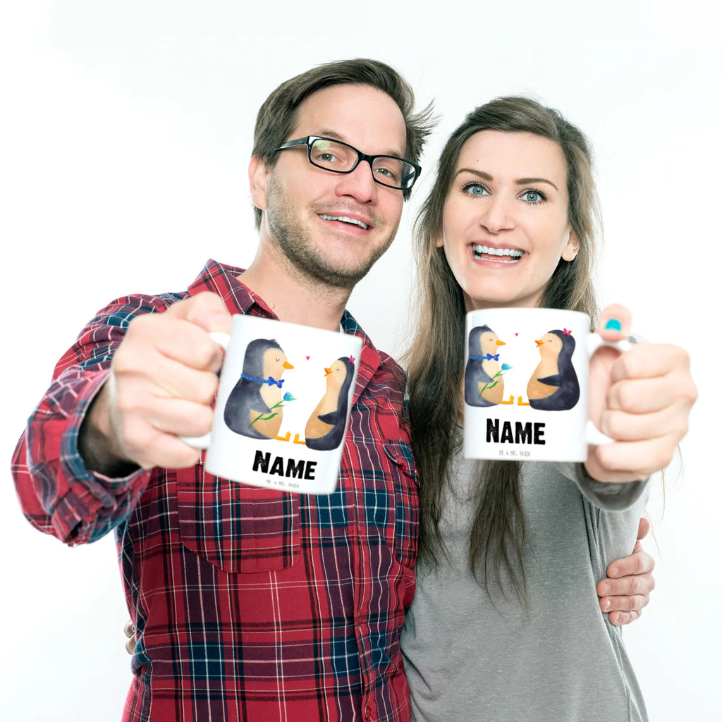 Personalisierte Tasse Pinguin Pärchen Namenstasse, Drucken, Tasse mit Namen, Personalisiert, Wunschname, Namen, Personalisierte Tasse, Tasse, Pinguin, Traumpaar, Liebe, Liebespaar, Liebesbeweis, Hochzeitsgeschenk, große Liebe, Hochzeitstag, Jahrestag, Liebesgeschenk, Hochzeit, Pinguine, Verlobung