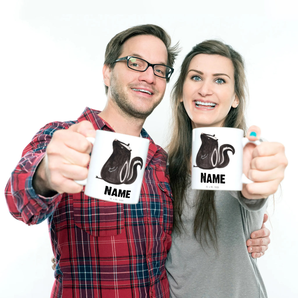 Personalisierte Tasse Stinktier sitzend Tasse, Wunschname, Drucken, Personalisiert, Tasse mit Namen, Personalisierte Tasse, Namen, Namenstasse, Stinktier, Skunk, Stinker, Recht, Besserwisser, Raubtier, Stinki, Spruch, Wildtier, Büro