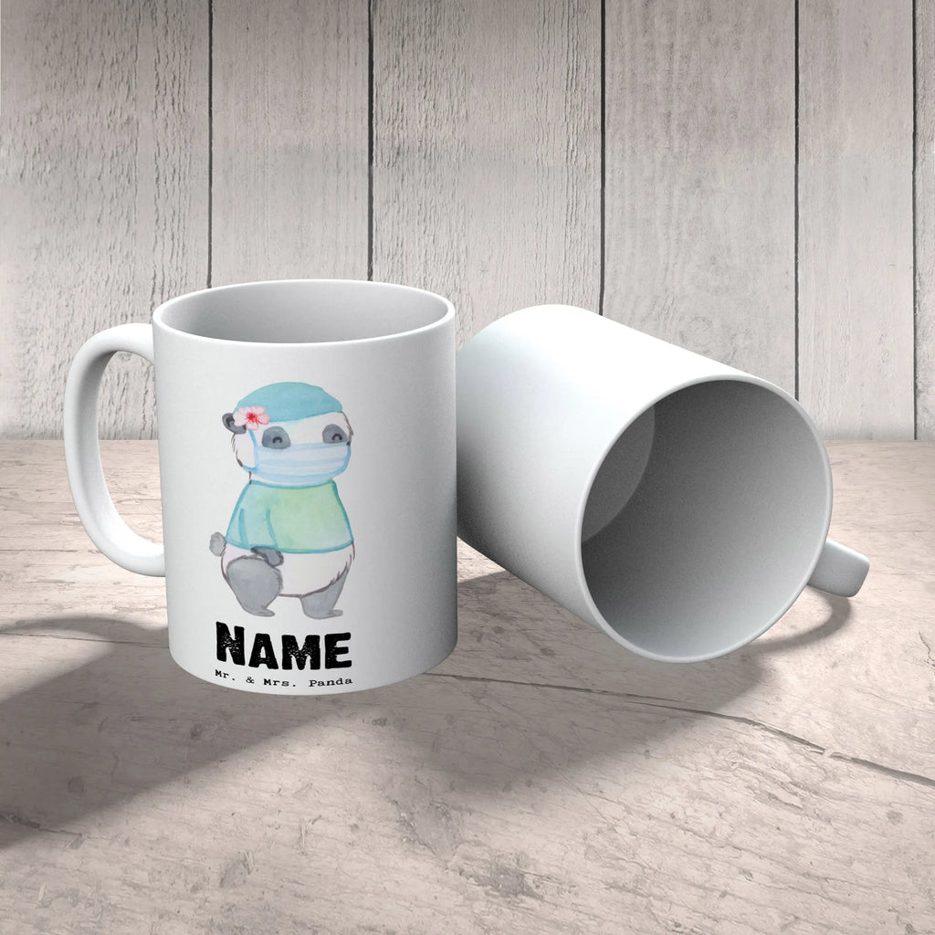 Personalisierte Tasse Operationsassistentin mit Herz Personalisierte Tasse, Tasse mit Namen, Drucken, Personalisiert, Namen, Wunschname, Namenstasse, Tasse, Geschenk, Schenken, Jubiläum, Danke, Dankeschön, Beruf, Ausbildung, Abschied, Rente, Kollege, Kollegin, Arbeitskollege, Mitarbeiter, Firma, OTA, Operationsassistenz, Operationsassistentin, OP Assistentin, Operationstechnische Assistentin