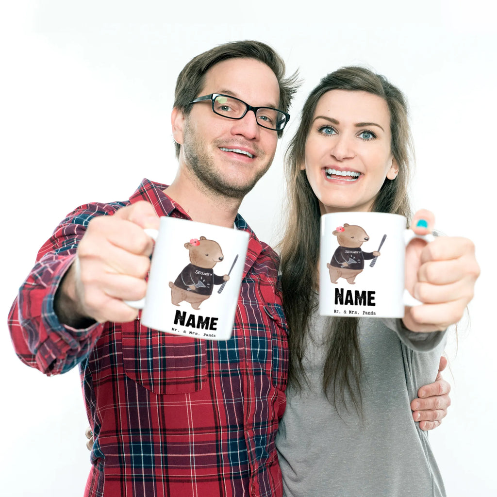 Personalisierte Tasse Sicherheitsdienstmitarbeiterin mit Herz Personalisiert, Tasse mit Namen, Namenstasse, Wunschname, Personalisierte Tasse, Drucken, Tasse, Namen, Geschenk, Schenken, Jubiläum, Danke, Dankeschön, Beruf, Ausbildung, Abschied, Rente, Kollege, Kollegin, Arbeitskollege, Mitarbeiter, Firma