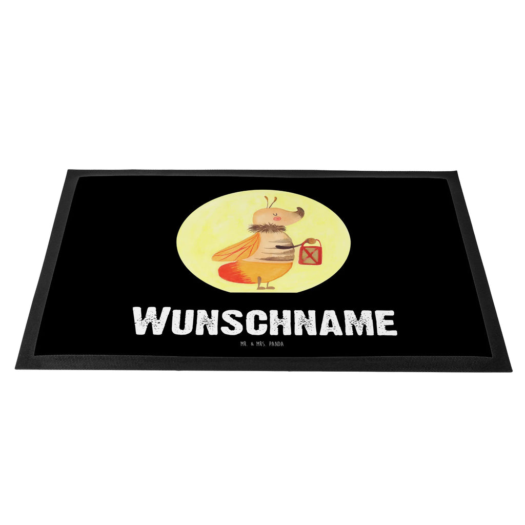 Personalisierte Fußmatte Glühwürmchen Haustürmatte Personalisiert, Personalisiert, Wunschnamen, Personalisierte Fußmatte, Personalisierung, Fußmatte mit Namen, Bedrucken, Fußmatte Bedrucken, Türvorleger Personalisiert, Namensfussmatte, Türvorleger mit Namen, Lustige Sprüche, Tiere, Tiermotive, Gute Laune, Liebe, Magisch, Falter, Glühwürmchen, Jahrestag, Verlobung, Liebesspruch, Lieblingsmensch, Leuchten, Heiratsantrag, Liebesbeweis, Glühwurm