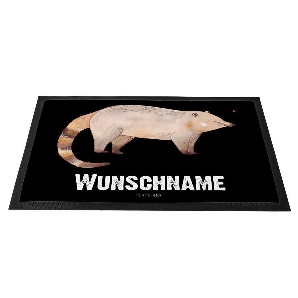 Personalisierte Fußmatte Nasenbär Personalisierte Fußmatte, Fußmatte mit Namen, Fußmatte bedrucken, Namensfussmatte, Türvorleger mit Namen, Haustürmatte personalisiert, Personalisiert, Wunschnamen, Personalisieruung, Bedrucken, Türvorleger personalisiert, Tiermotive, Gute Laune, lustige Sprüche, Tiere, Nasenbären, Nasenbär, Rüsselbär, Bär