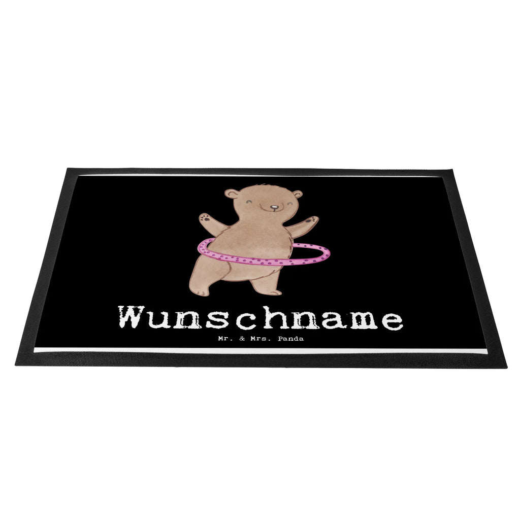 Personalisierte Fußmatte Bär Hula Hoop Fußmatte bedrucken, Fußmatte mit Namen, Namensfussmatte, Personalisierte Fußmatte, Personalisieruung, Haustürmatte personalisiert, Bedrucken, Türvorleger mit Namen, Türvorleger personalisiert, Wunschnamen, Personalisiert, Geschenk, Sport, Sportart, Hobby, Schenken, Danke, Dankeschön, Auszeichnung, Gewinn, Sportler, Training, Hula Hoop, Fitness