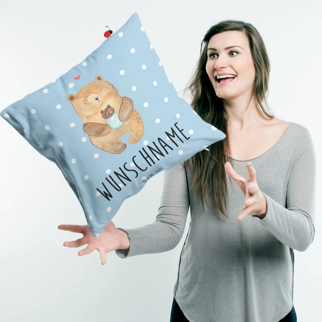 Personalisiertes Kissen Bär mit Baby Name, Wunschname, bedrucken, personalisiert, Kopfkissen, Kissen, Bär, Teddy, Teddybär, Taufe, Glückwunsch, Baby, Enkelin, Geburtstag, Enkel, Neffe, Nichte, Geburt, Täufling, Mutter, Eltern
