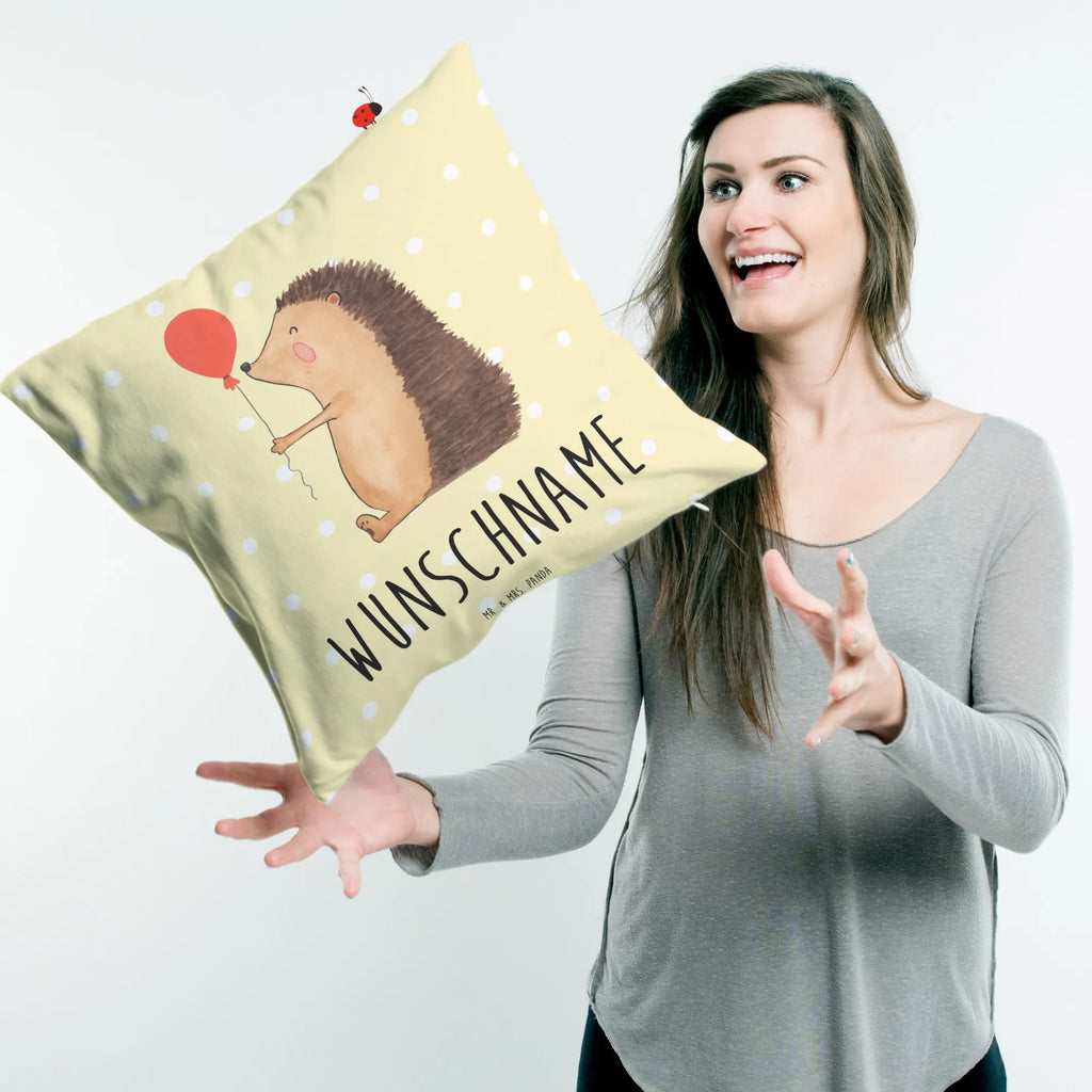 Personalisiertes Kissen Igel mit Luftballon Kopfkissen, Name, Kissen, Wunschname, personalisiert, bedrucken, Tiermotive, Gute Laune, lustige Sprüche, Tiere, Happy Birthday, Herzlichen Glückwunsch, Glückwunsch, Igel, Geburtstagskind, Geburtstag, Ballon