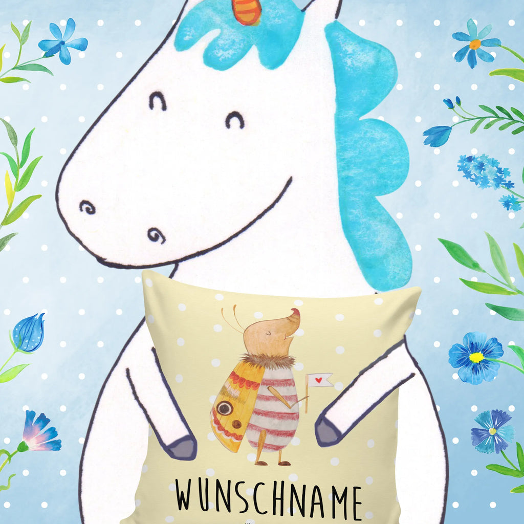 Personalisiertes Kissen Nachtfalter mit Fähnchen Name, bedrucken, Kissen, Wunschname, personalisiert, Kopfkissen, Tiermotive, Gute Laune, lustige Sprüche, Tiere, Nachtfalter, niedlich, Spruch witzig, Spruch lustig, Küche Deko, süß, Käfer, Was kostet die Welt