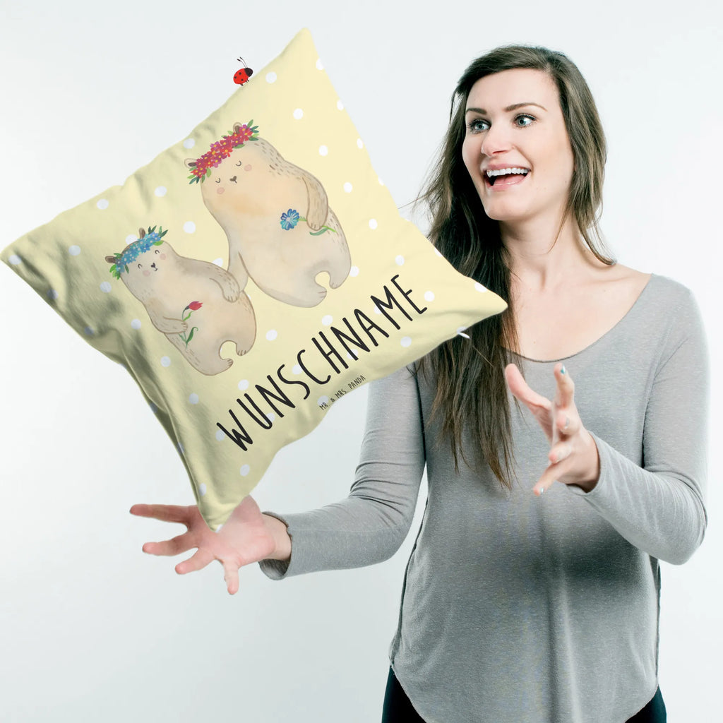 Personalisiertes Kissen Bären mit Blumenkranz Wunschname, Kissen, Personalisiert, Bedrucken, Name, Kopfkissen, Schwester, Familie, Vatertag, Opa, Oma, Muttertag, Papa, Mama, Bruder, Kind, Bär, Mutter, Geschenk Mama. Muttertag, Tochter, Weltbeste Mama, Lieblingsmensch, Töchter, Mami, Bären, Family, Lieblingsmama, Kinder, Beste Mutter, Mutti, Vorbild