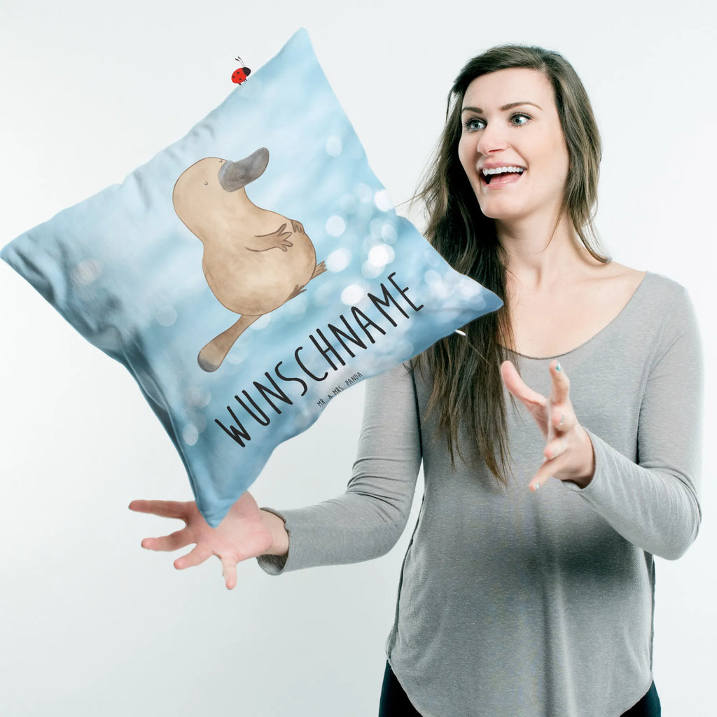 Personalisiertes Kissen Schnabeltier mutig personalisiert, Kissen, bedrucken, Kopfkissen, Wunschname, Name, Meerestiere, Meer, Urlaub, mutig, Neustart, Schnabeltier, Arbeit, Mut, Schnabeltiere, Raodtrip, Training, Lebensweisheit, Neuanfang, Weltreise, Büro, Motivation