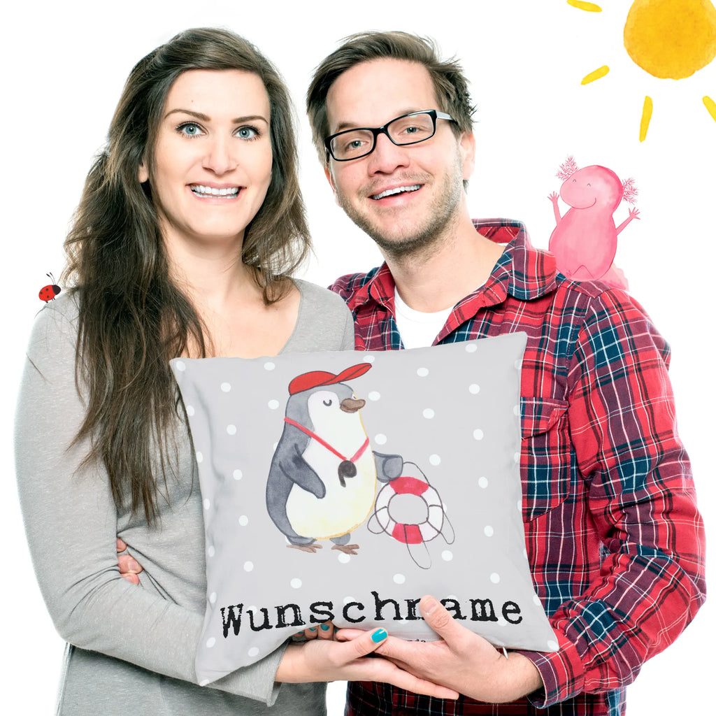 Personalisiertes Kissen Bademeister mit Herz Name, personalisiert, bedrucken, Kopfkissen, Wunschname, Kissen, Beruf, Ausbildung, Jubiläum, Abschied, Rente, Kollege, Kollegin, Geschenk, Schenken, Arbeitskollege, Mitarbeiter, Firma, Danke, Dankeschön, Schwimmmeister, Schwimmschule, Schwimmbad, Freibad, Schwimmverein, Bademeister, Badeanstalt, Rettungsschwimmer